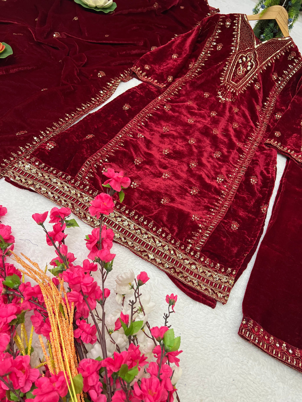 पार्टी वियर डिज़ाइनर टॉप-बॉटम और खूबसूरत दुपट्टा