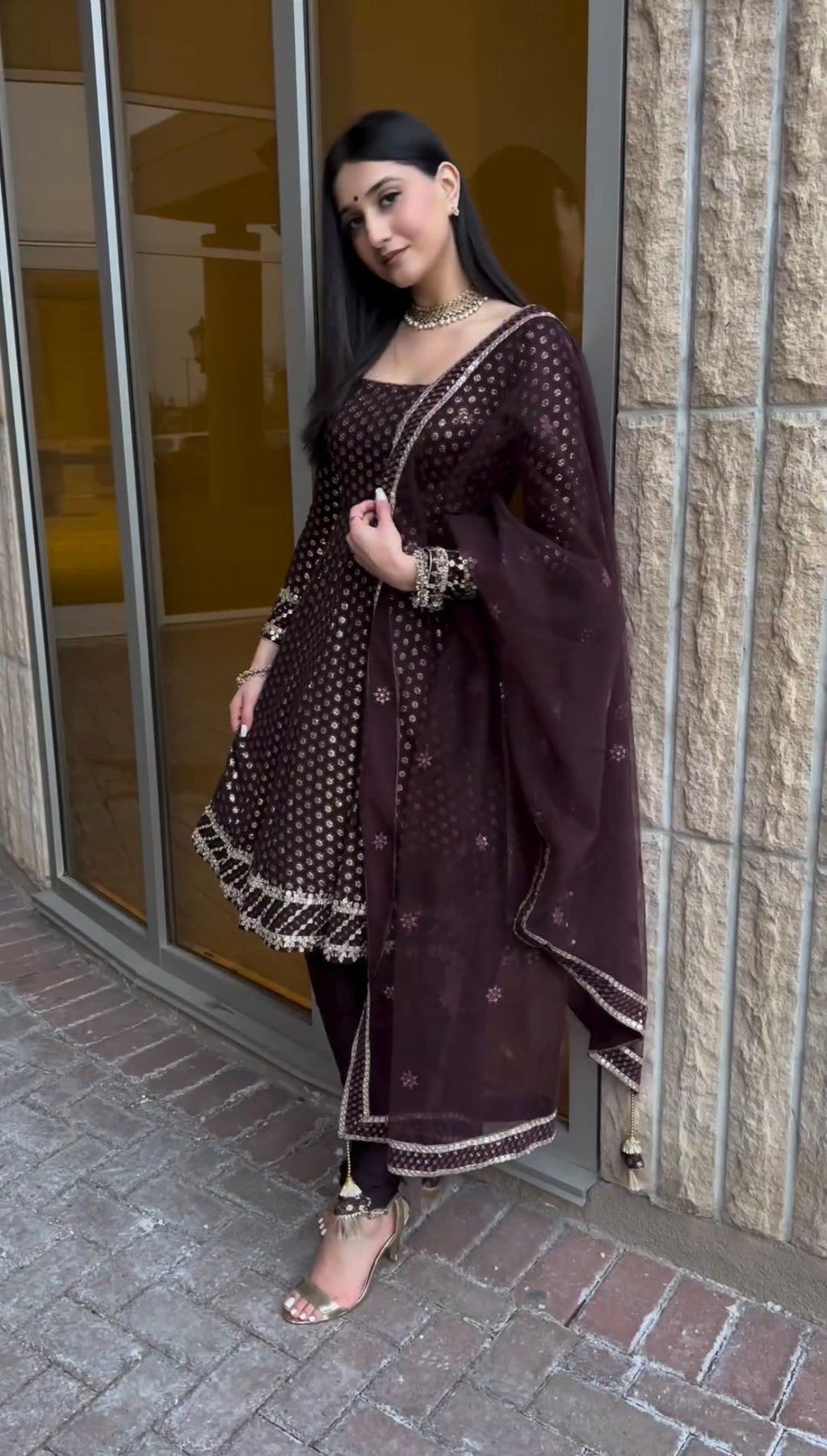 डिज़ाइनर पार्टी वियर लुक टॉप, पैंट स्टाइल और दुपट्टा