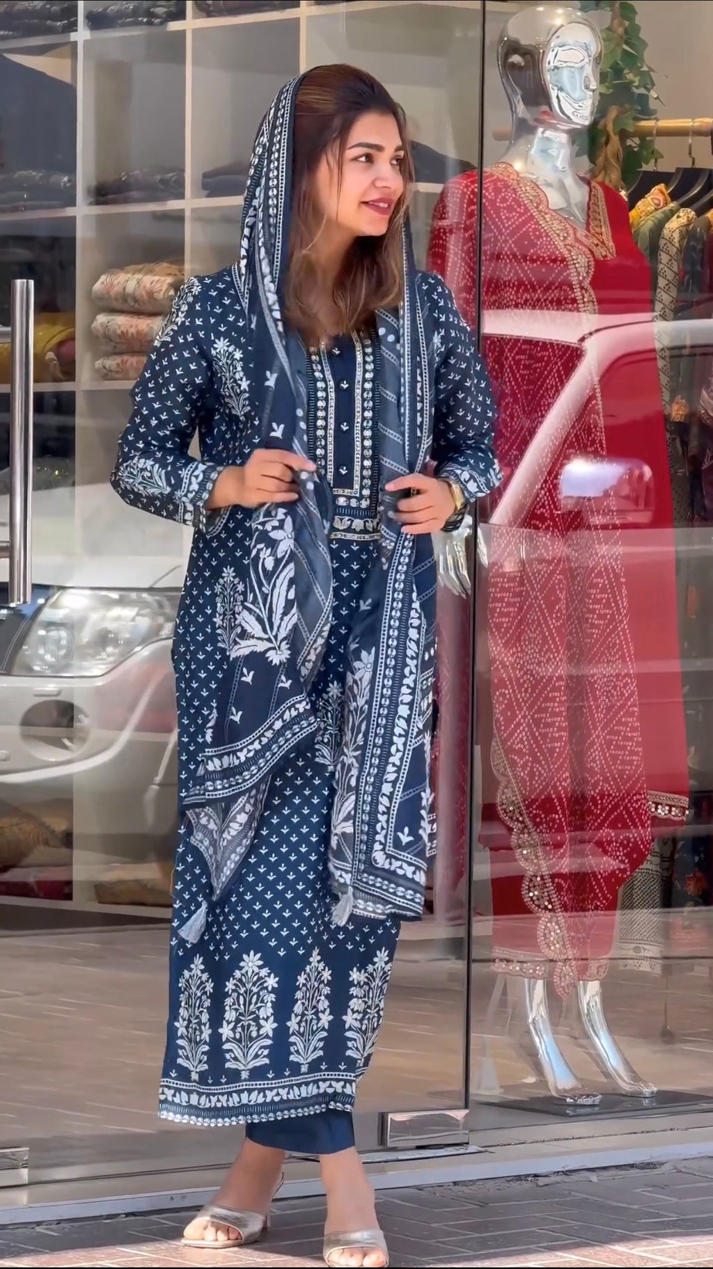 डिज़ाइनर पार्टी वियर लुक टॉप बॉटम और दुपट्टा सेट