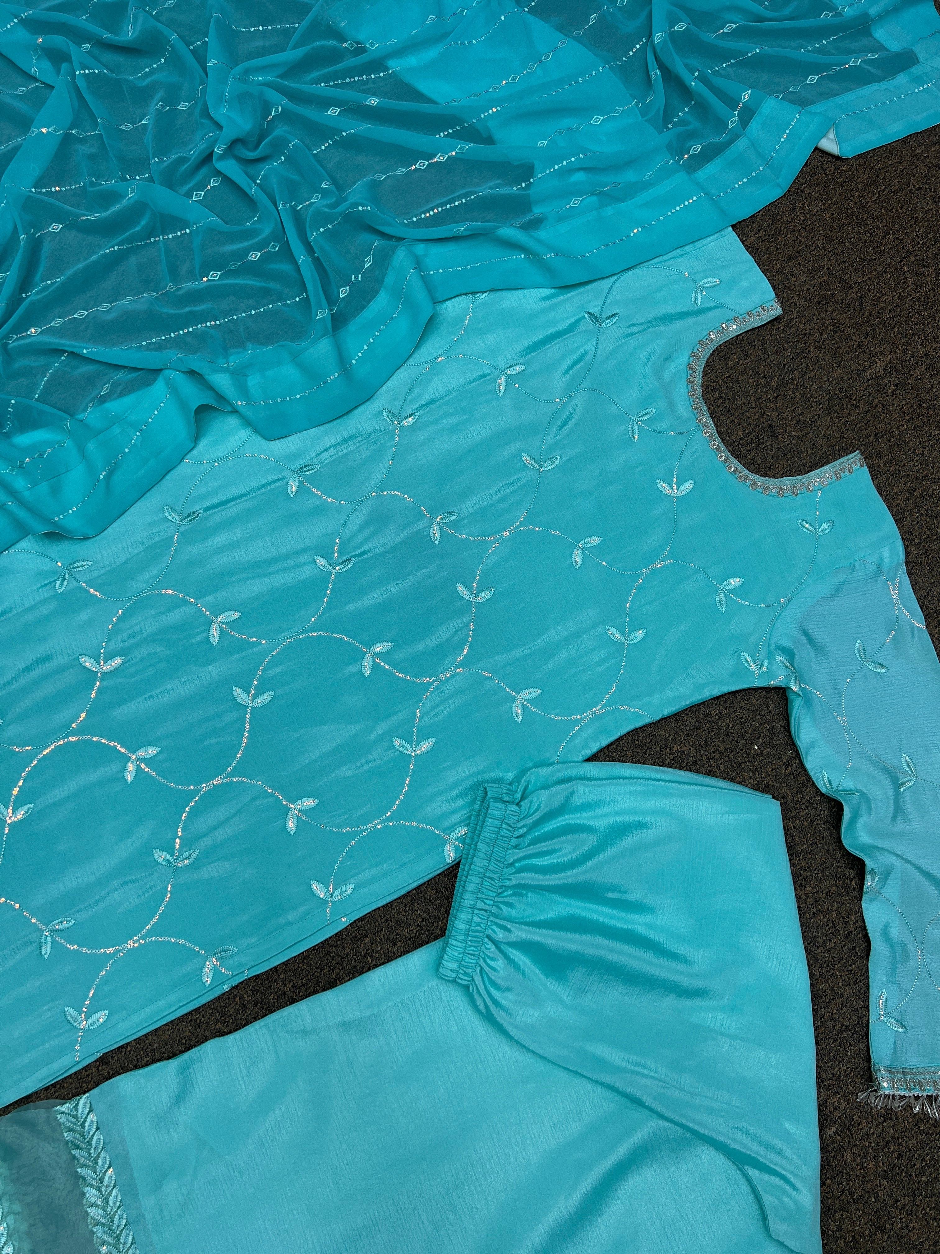 फैंसी टॉप-प्लाज़ो दुपट्टे के साथ खूबसूरत कढ़ाई और सेक्विन वर्क