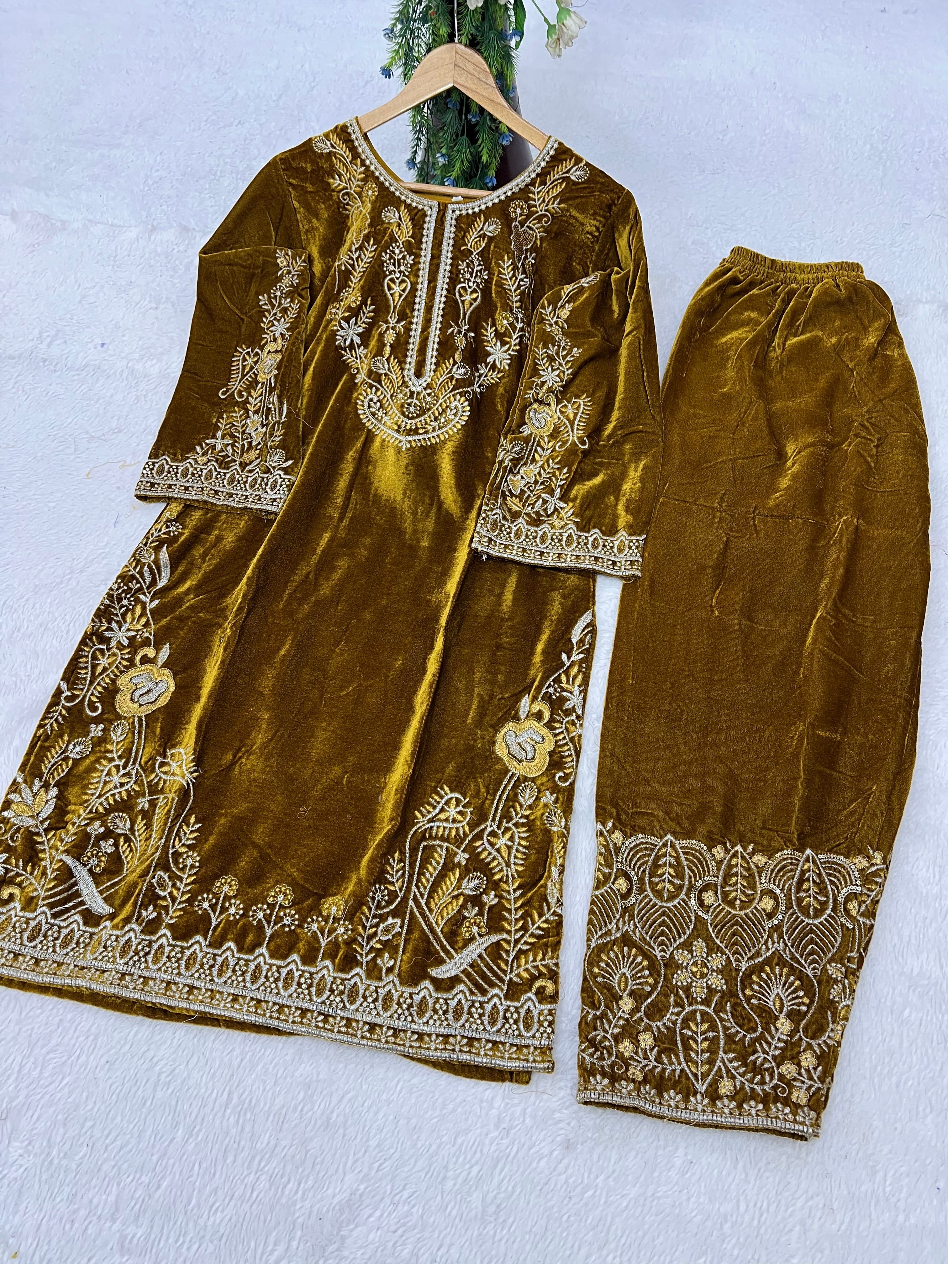 ज़री कढ़ाई के काम के साथ पार्टी वियर सुंदर टॉप-बॉटम