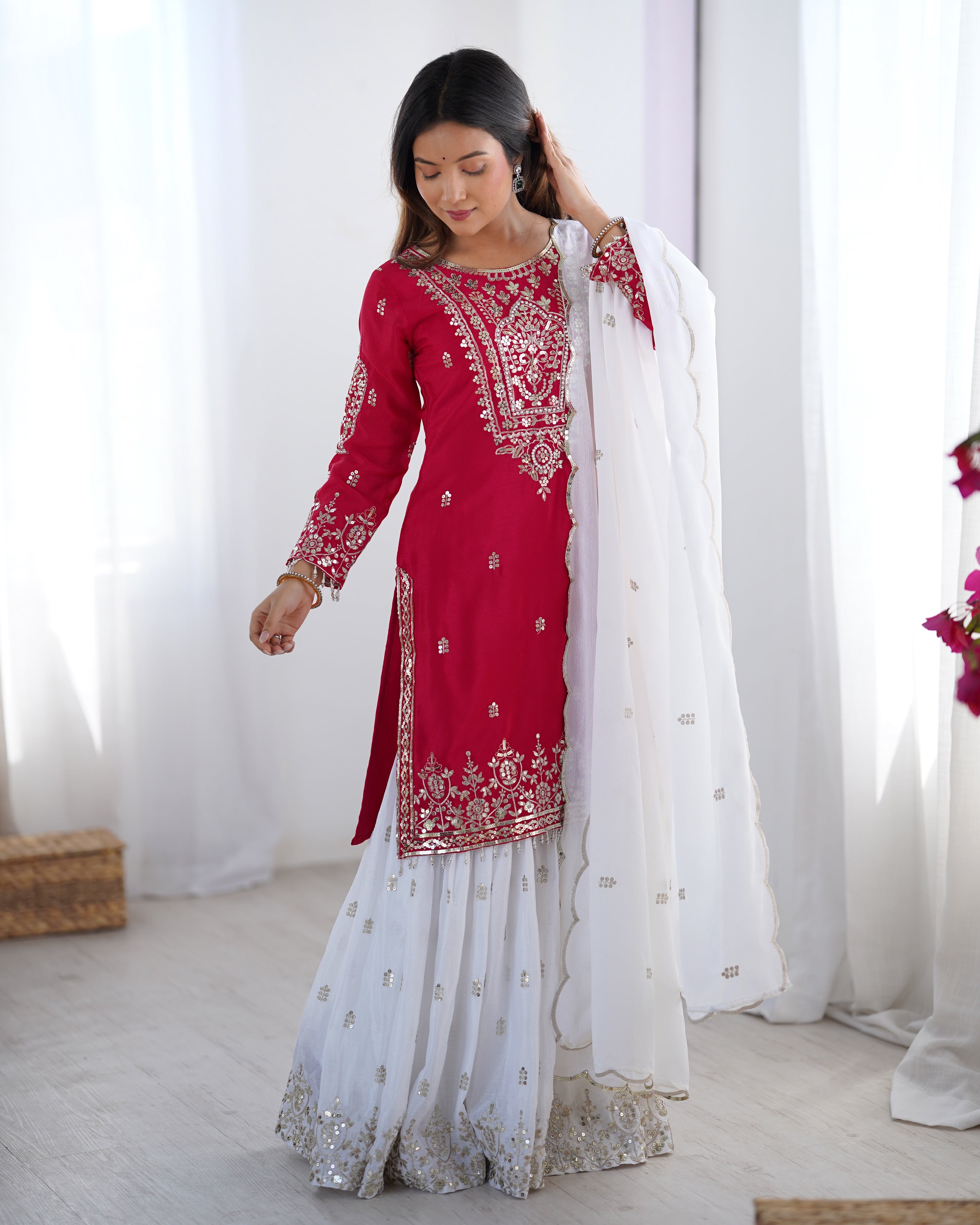 डिज़ाइनर पार्टी वियर लुक टॉप-प्लाज़ो और दुपट्टा कढ़ाई वर्क के साथ