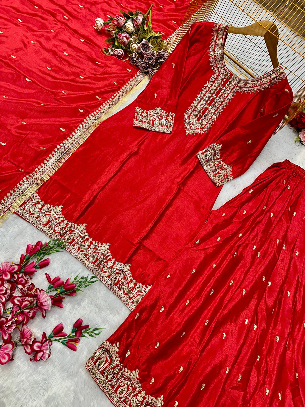 पार्टी वियर डिज़ाइनर सूट बॉटम और खूबसूरत दुपट्टा