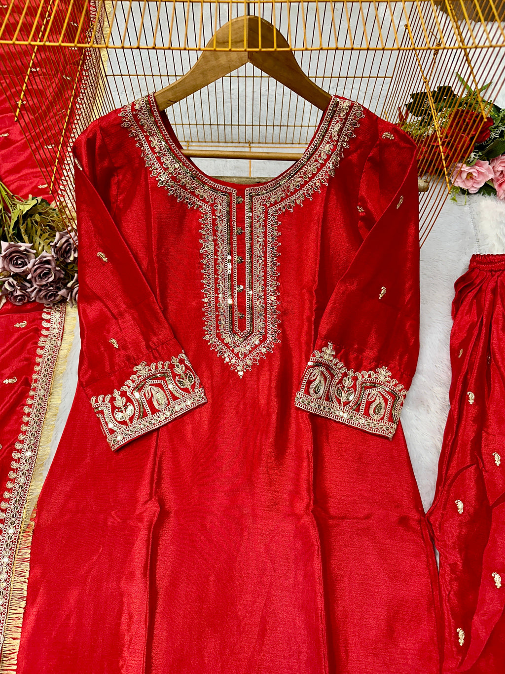 पार्टी वियर डिज़ाइनर सूट बॉटम और खूबसूरत दुपट्टा