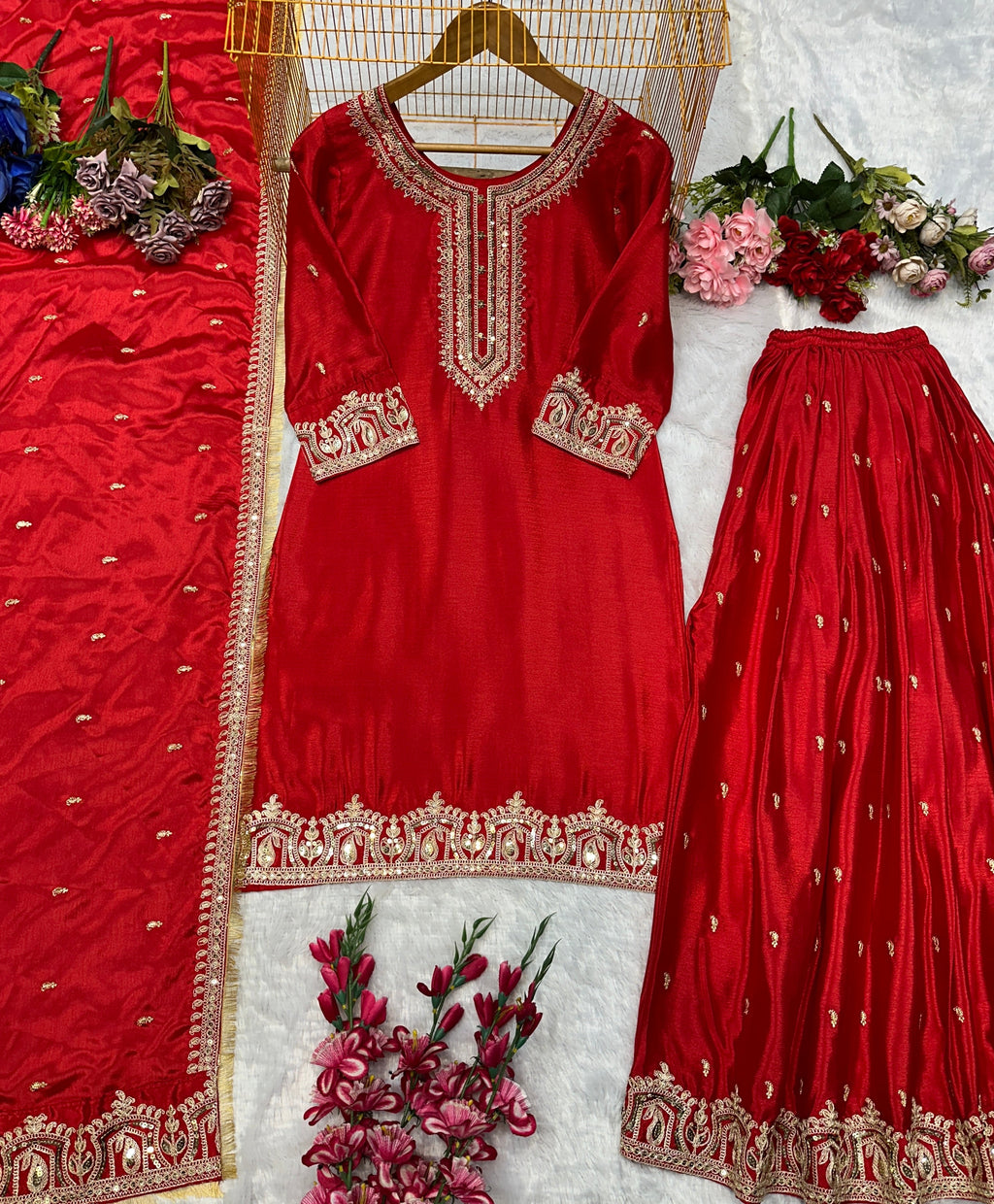 पार्टी वियर डिज़ाइनर सूट बॉटम और खूबसूरत दुपट्टा