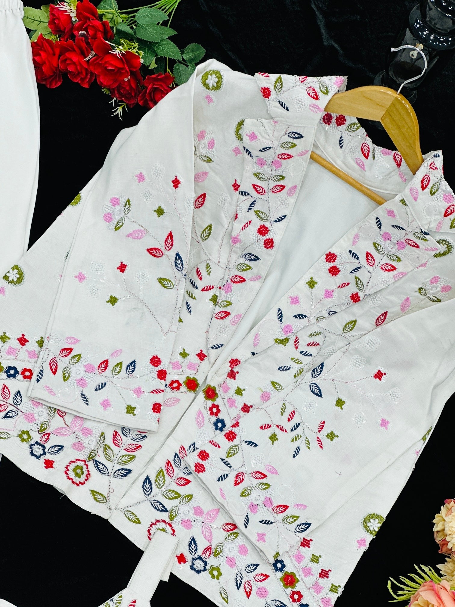 पार्टी वियर डिज़ाइनर श्रारा ब्लाउज और फैंसी कोटी के साथ