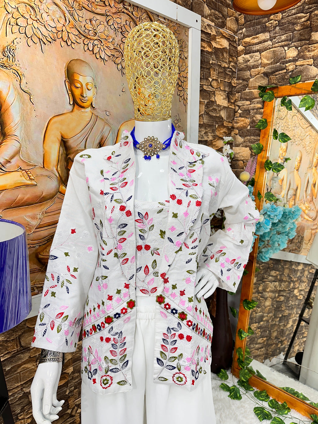 पार्टी वियर डिज़ाइनर श्रारा ब्लाउज और फैंसी कोटी के साथ