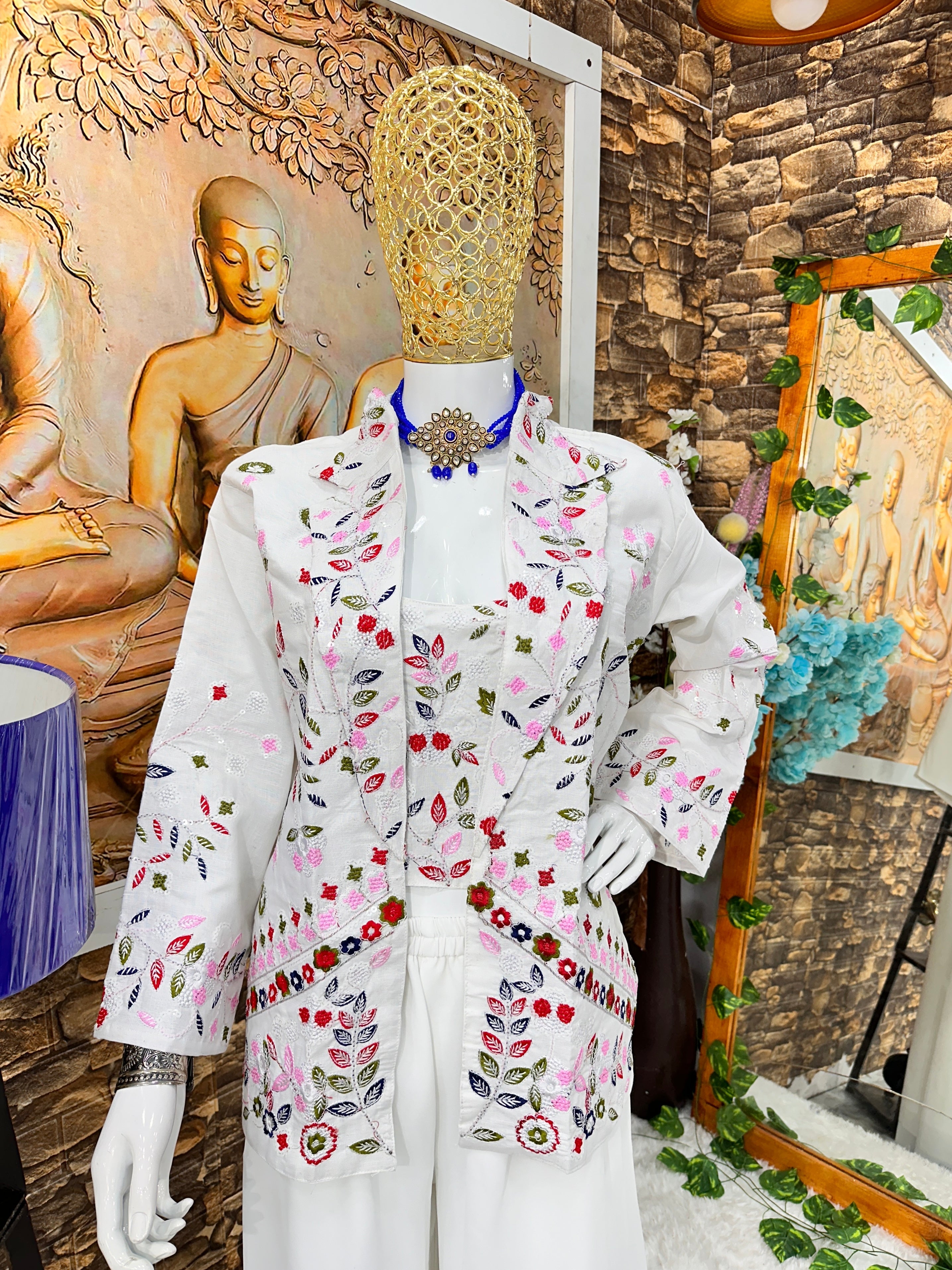 पार्टी वियर डिज़ाइनर श्रारा ब्लाउज और फैंसी कोटी के साथ