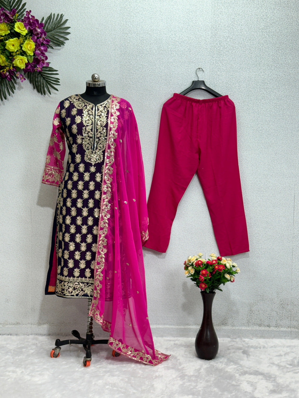 सुंदर पार्टी वियर टॉप पेंट और दुपट्टा