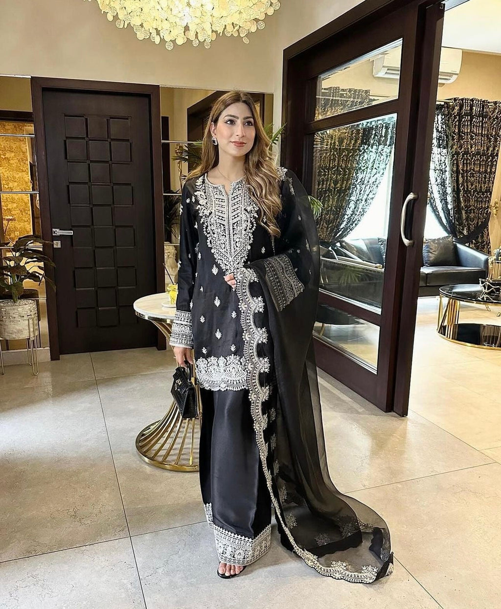 पार्टी वियर खूबसूरत टॉप-प्लाज़ो और दुपट्टा कढ़ाई सीक्वेंस वर्क के साथ