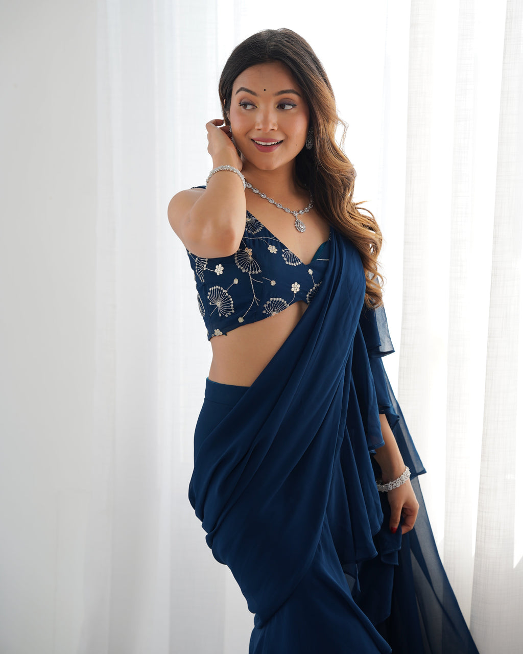 डिज़ाइनर पार्टी वियर रेडी टू वियर शरारा साड़ी