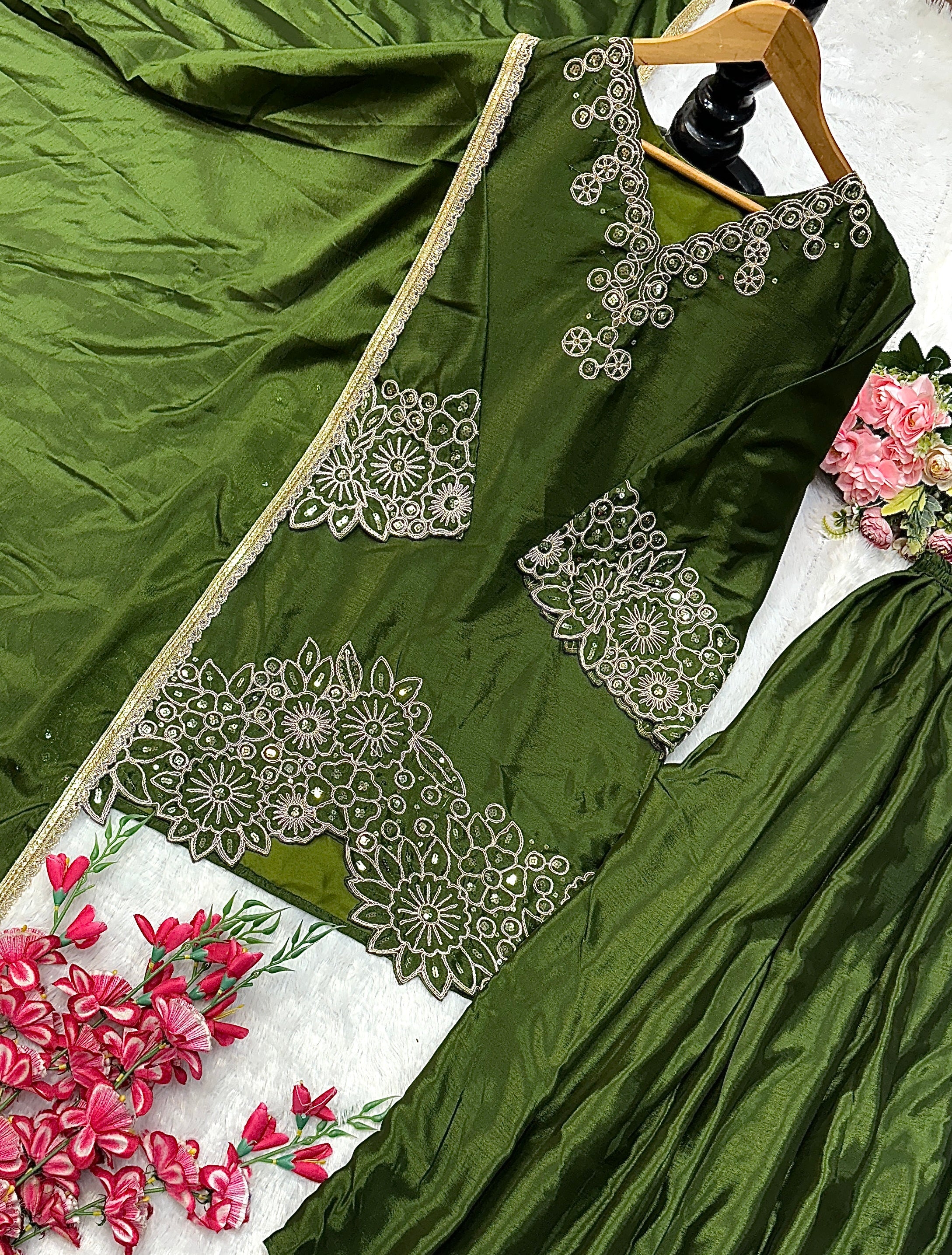 पार्टी वियर सुंदर टॉप बॉटम और दुपट्टा