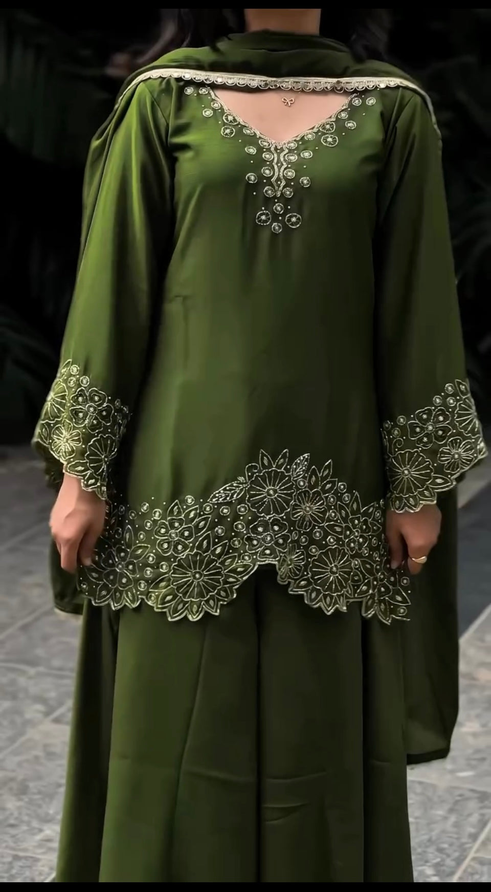 पार्टी वियर सुंदर टॉप बॉटम और दुपट्टा