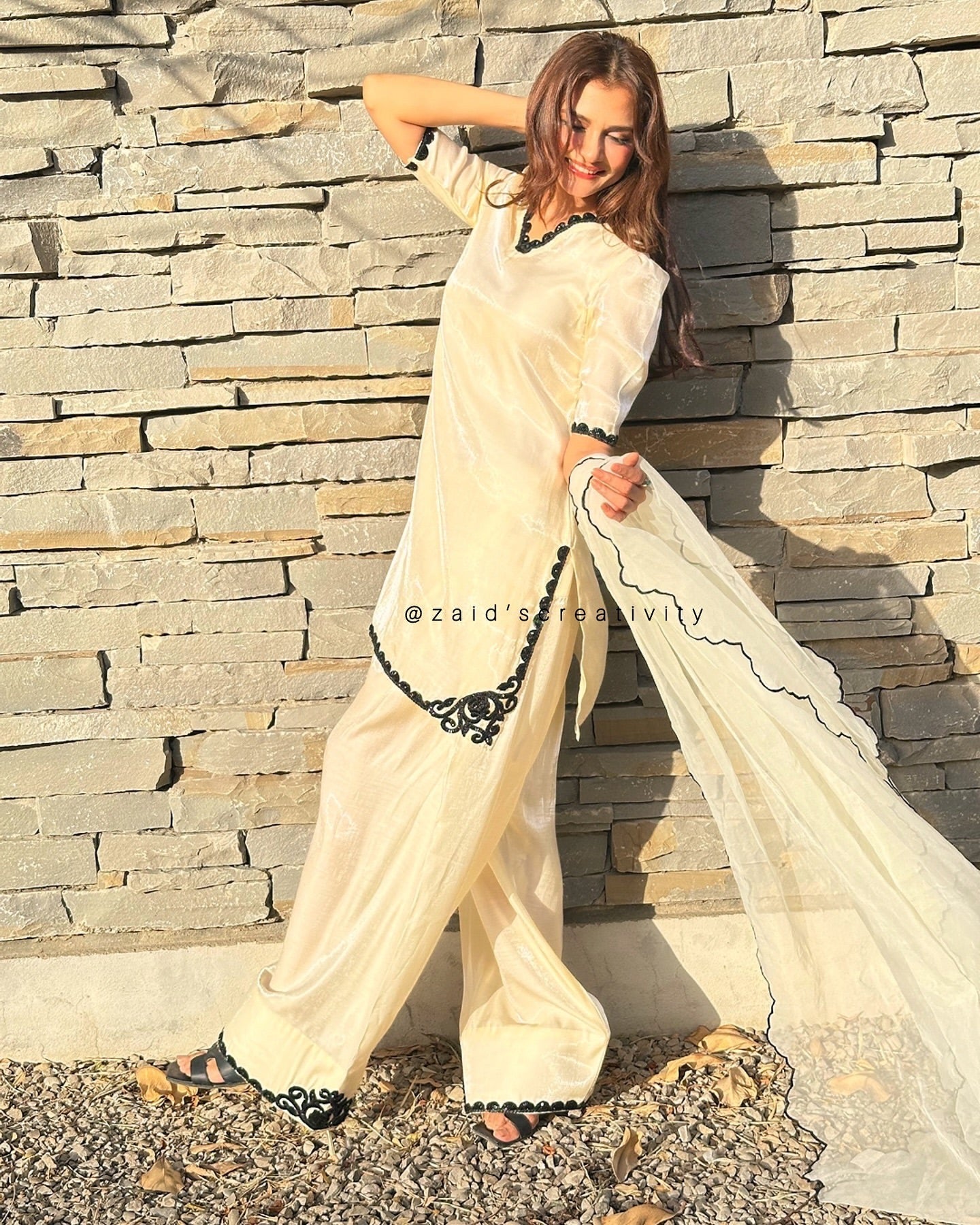 पार्टी वियर डिज़ाइनर टॉप और बॉटम फैंसी दुपट्टे के साथ