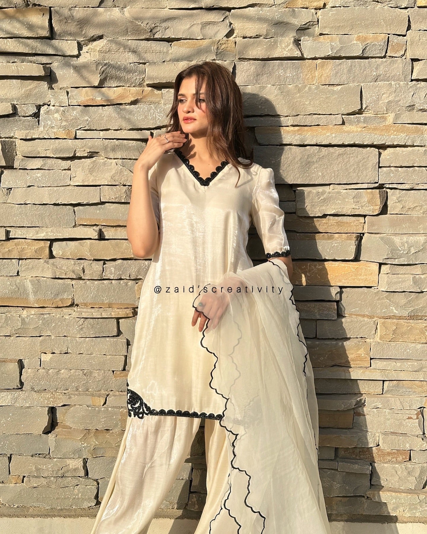 पार्टी वियर डिज़ाइनर टॉप और बॉटम फैंसी दुपट्टे के साथ