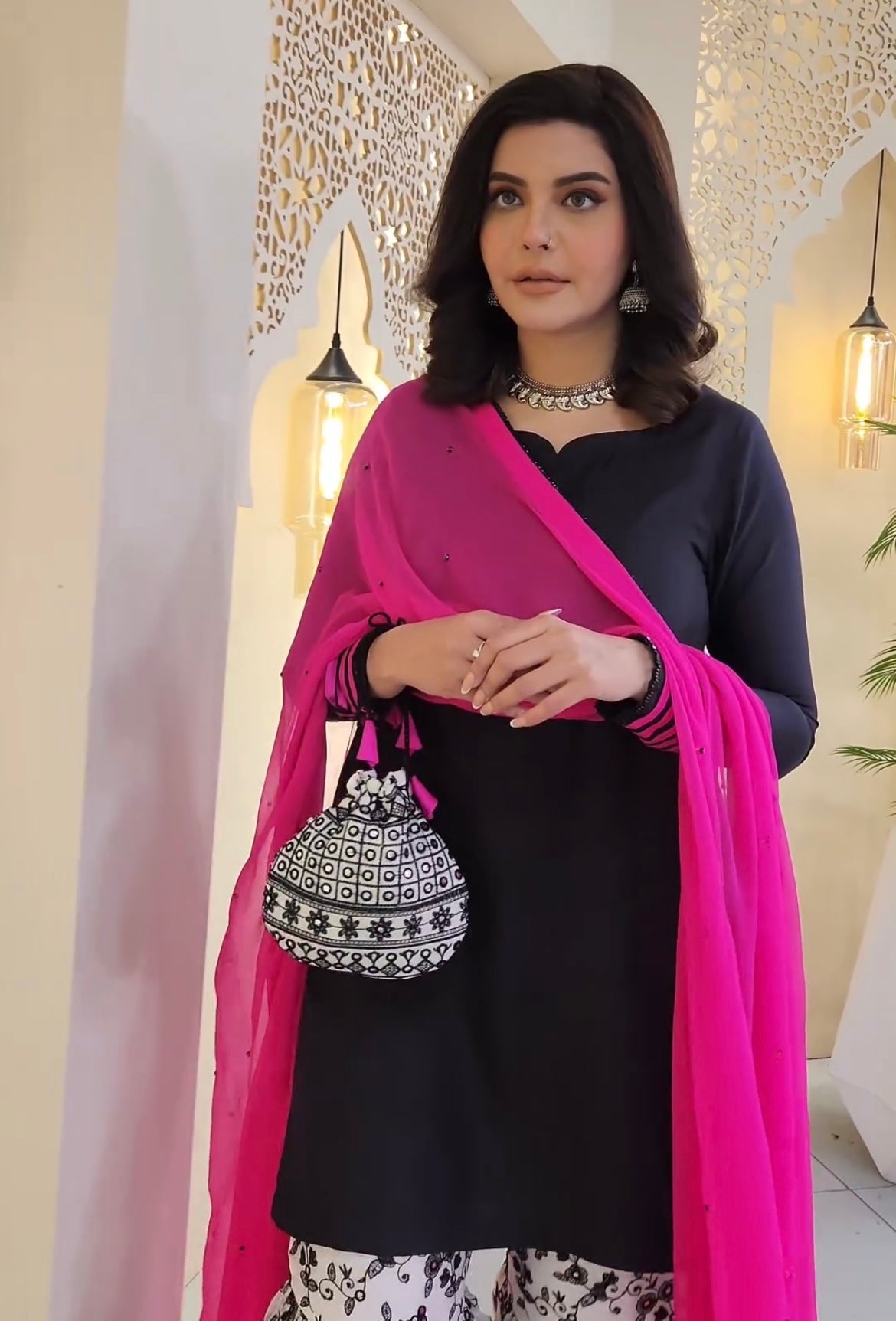 पार्टी वियर खूबसूरत टॉप-बॉटम और फैंसी दुपट्टा