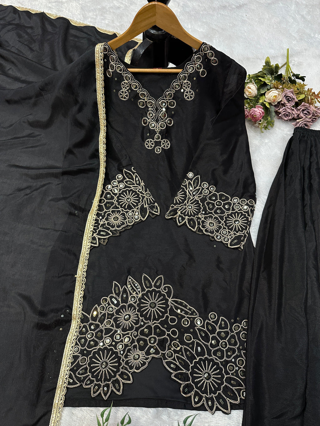 पार्टी वियर डिज़ाइनर टॉप-बॉटम और खूबसूरत दुपट्टा