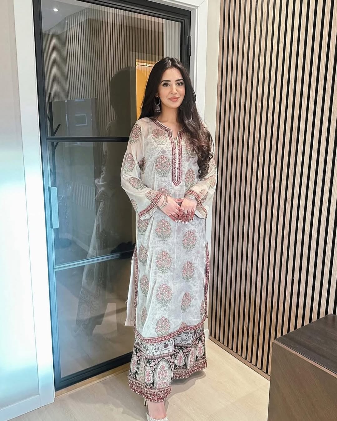 डिज़ाइनर पार्टी वियर लुक टॉप प्लाज़ो और दुपट्टा