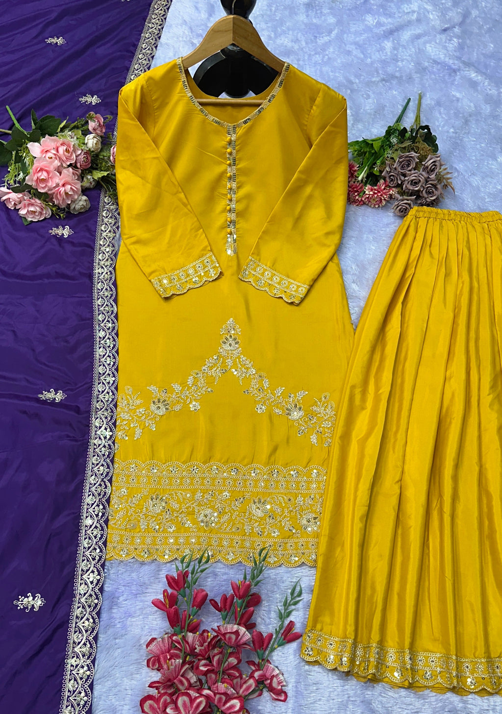 पार्टी वियर खूबसूरत टॉप-बॉटम और डिज़ाइनर दुपट्टा