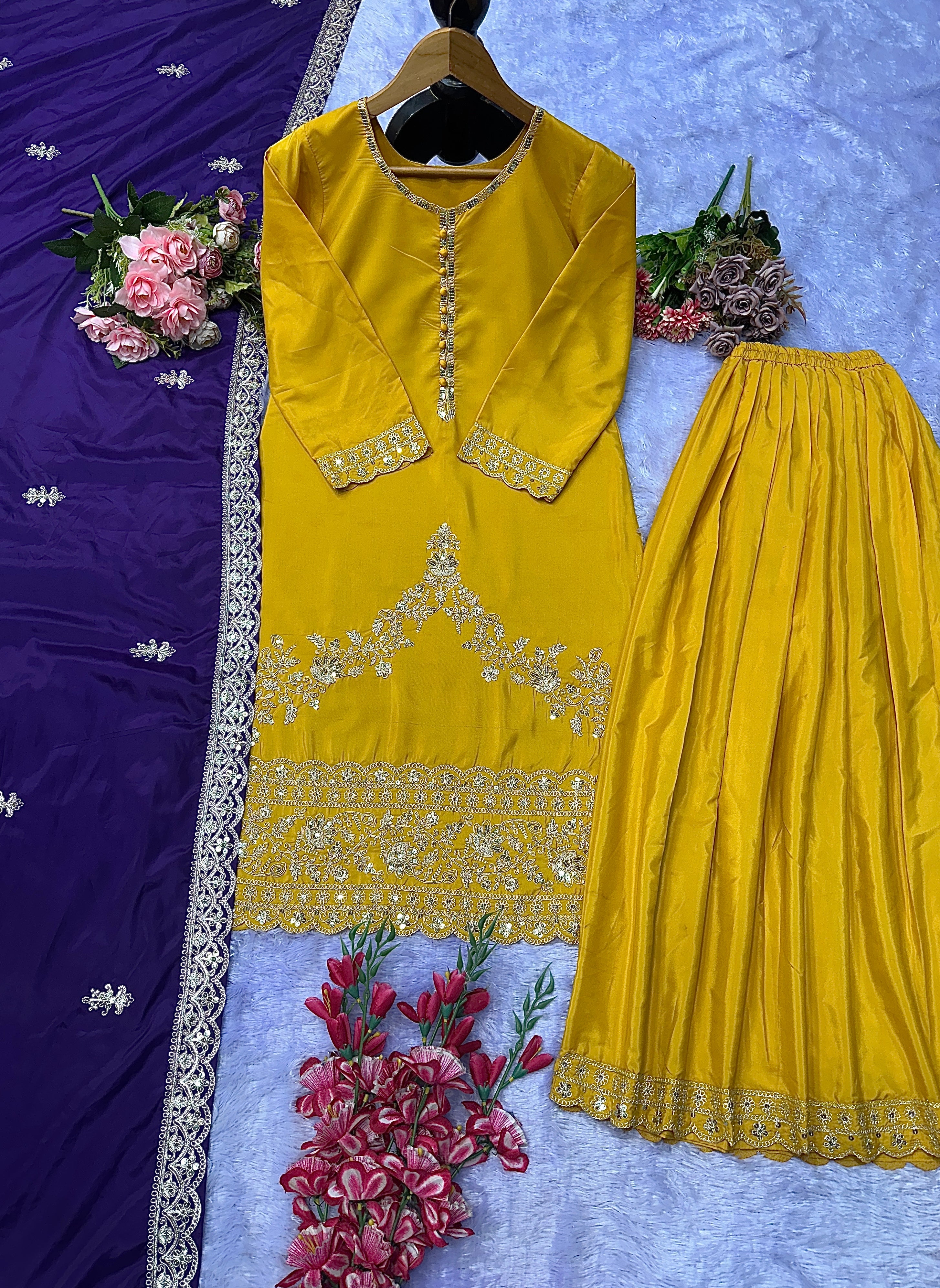 पार्टी वियर खूबसूरत टॉप-बॉटम और डिज़ाइनर दुपट्टा