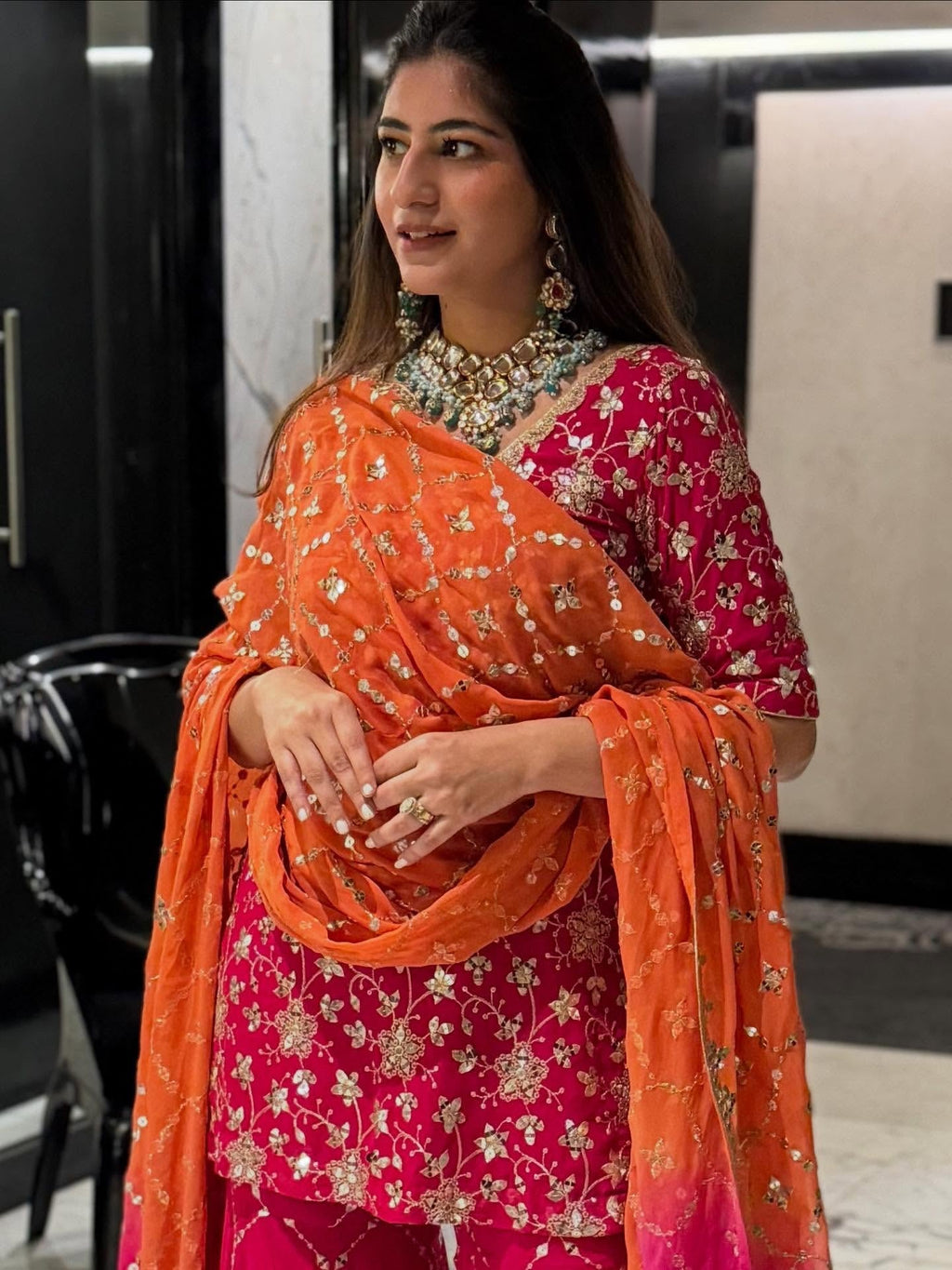 कढ़ाई अनुक्रम कार्य के साथ डिजाइनर टॉप-बॉटम और दुपट्टा