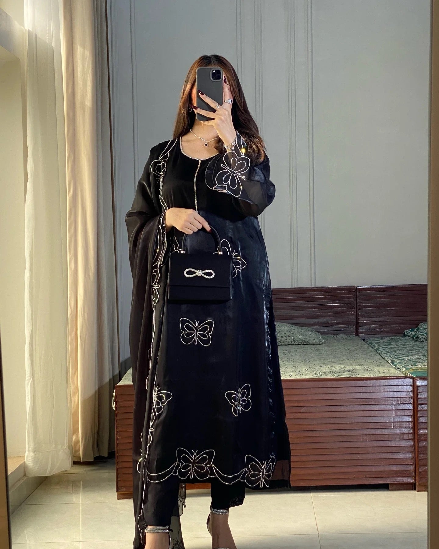 डायमंड वर्क वाला पार्टी वियर डिज़ाइनर सूट सेट