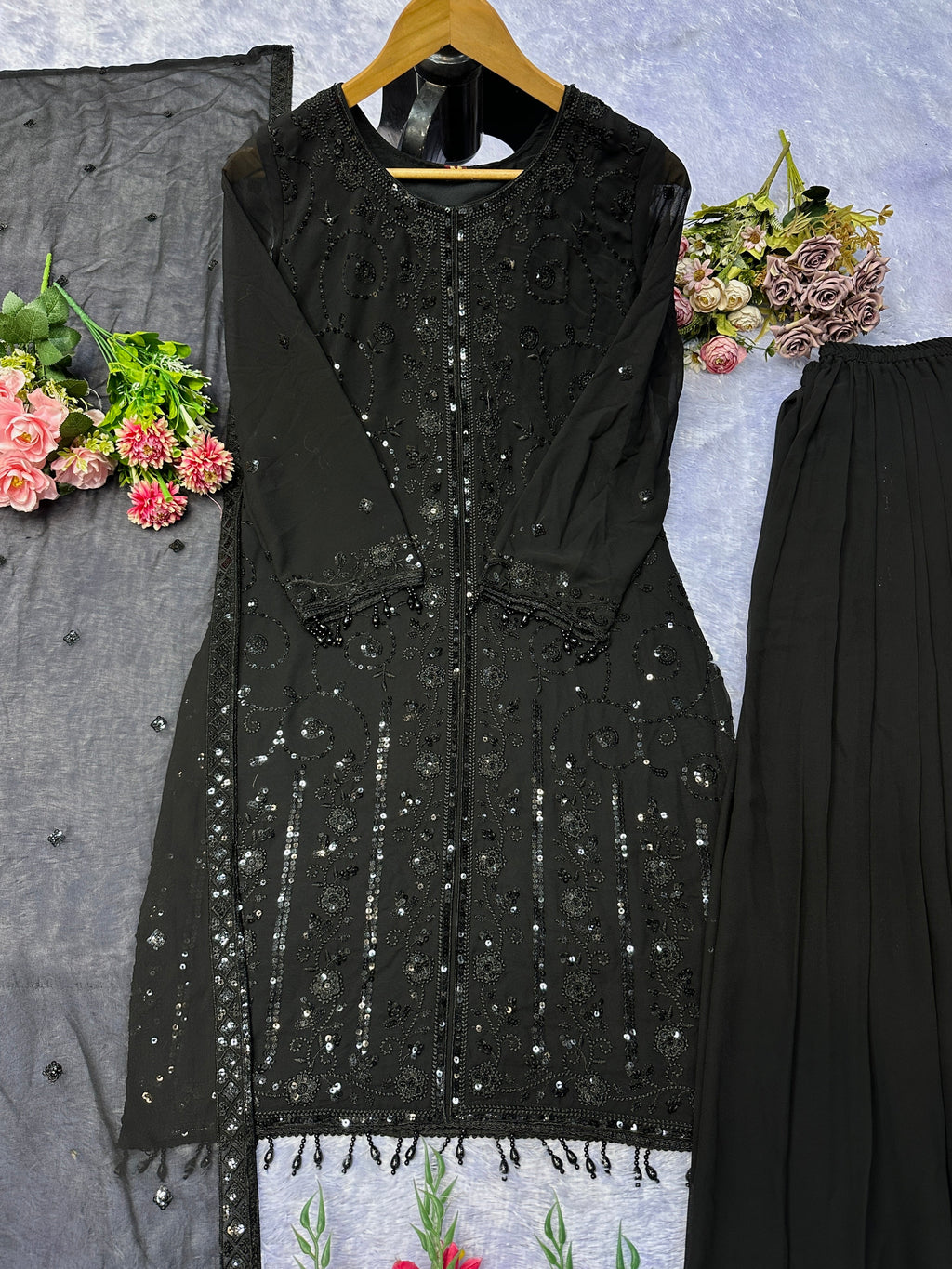 पार्टी वियर डिज़ाइनर टॉप-बॉटम और खूबसूरत दुपट्टा