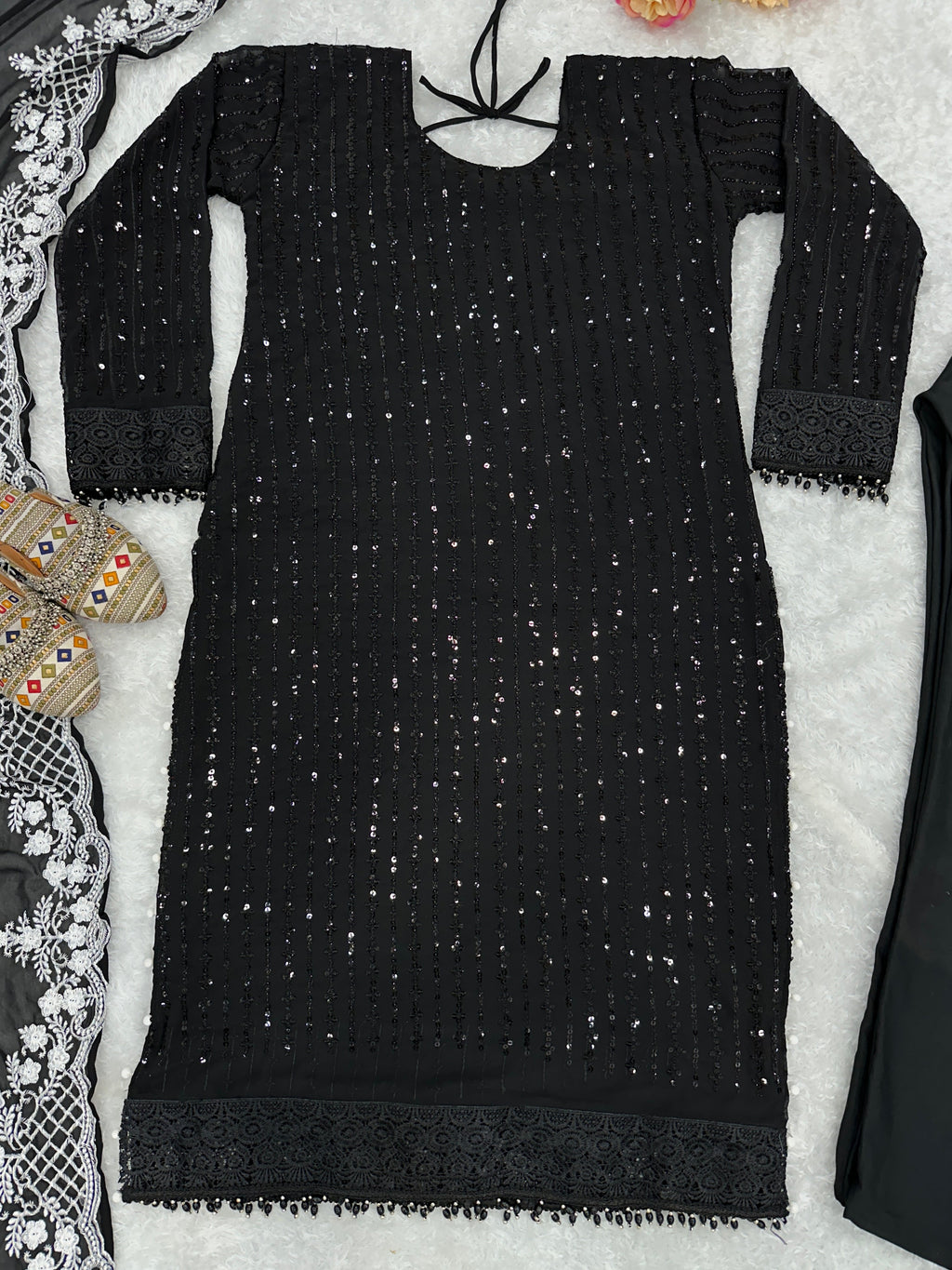 पार्टी वियर डिज़ाइनर टॉप-बॉटम और खूबसूरत दुपट्टा