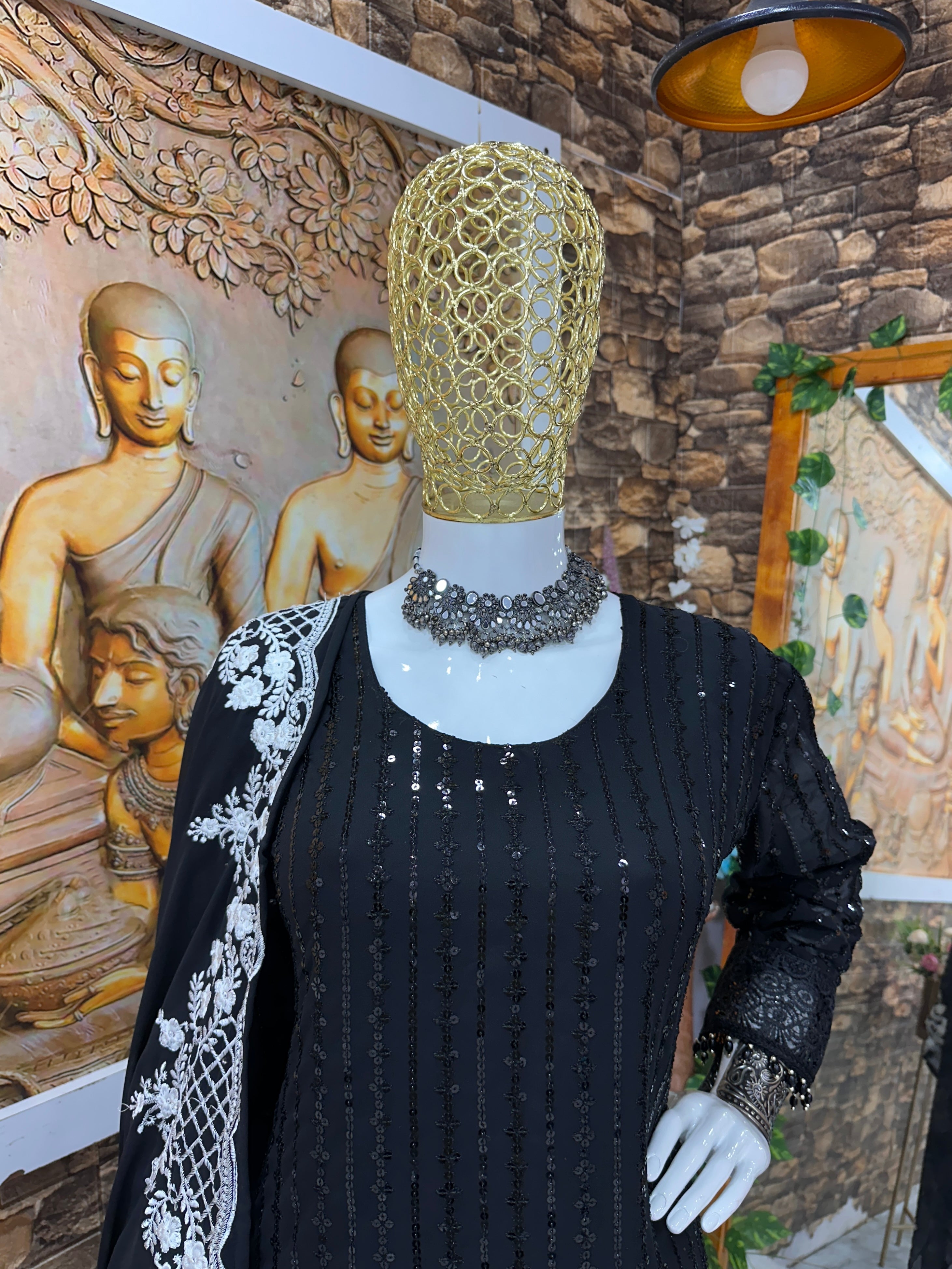 पार्टी वियर डिज़ाइनर टॉप-बॉटम और खूबसूरत दुपट्टा