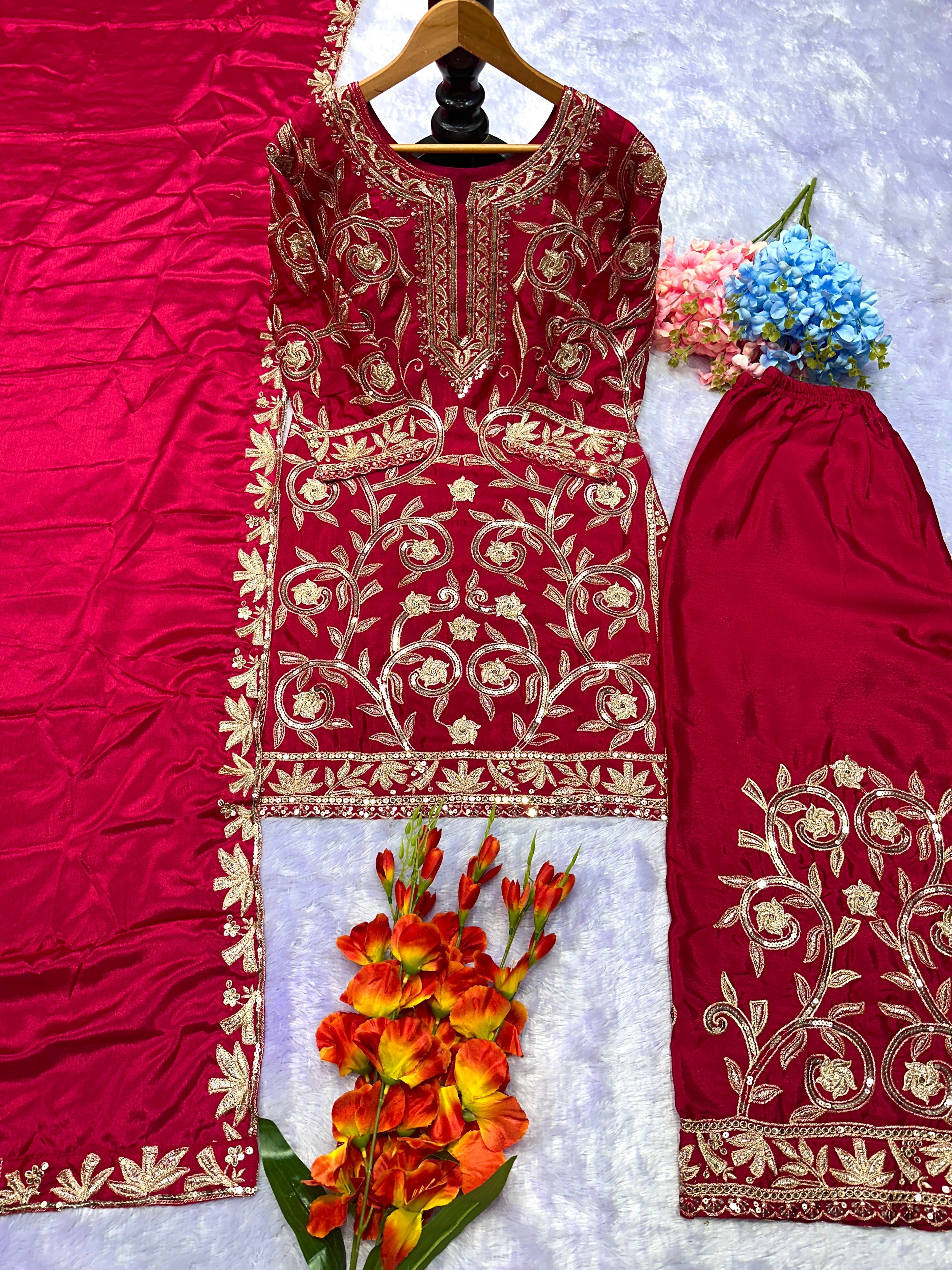 पार्टी वियर खूबसूरत टॉप-बॉटम और फैंसी दुपट्टा