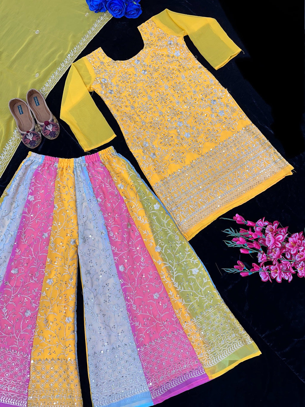 डिज़ाइनर पार्टी वियर टॉप शरारा और खूबसूरत दुपट्टा