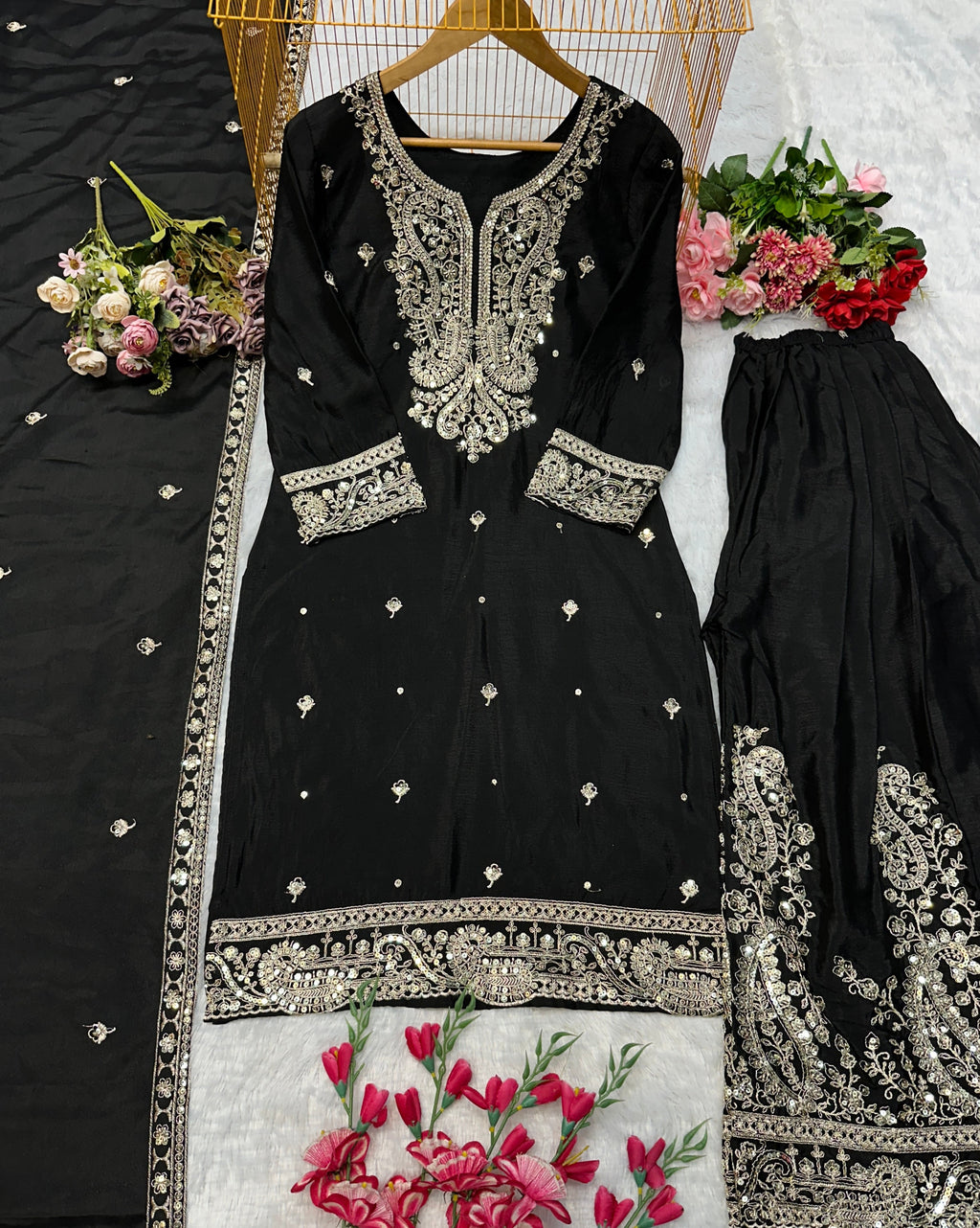 पार्टी वियर खूबसूरत टॉप-बॉटम और डिज़ाइनर दुपट्टा