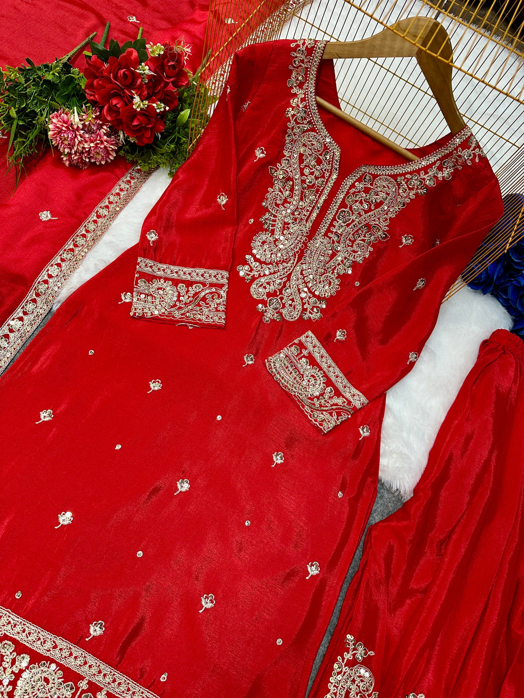 पार्टी वियर खूबसूरत टॉप-बॉटम और डिज़ाइनर दुपट्टा