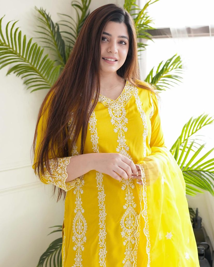 सुंदर प्लाज़ो के साथ डिज़ाइनर पार्टी वियर टॉप और बॉटम