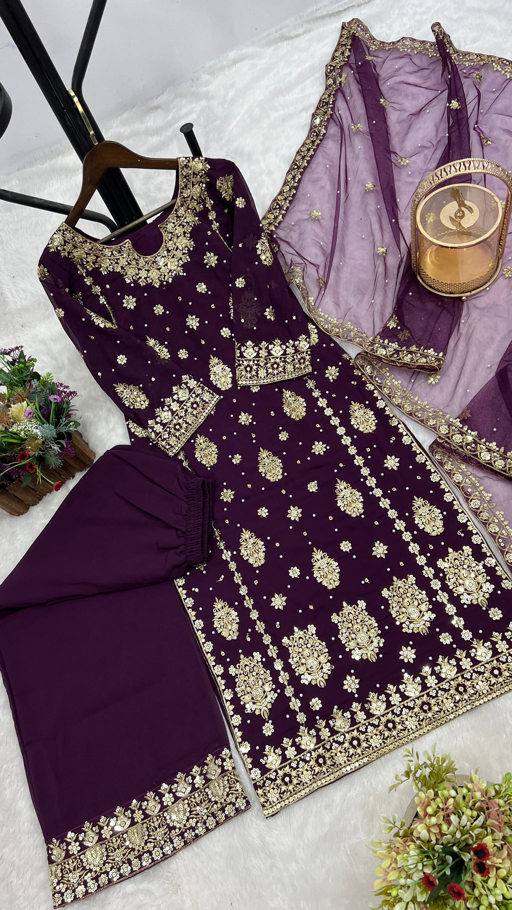 पार्टी वियर खूबसूरत टॉप-बॉटम और फैंसी दुपट्टा