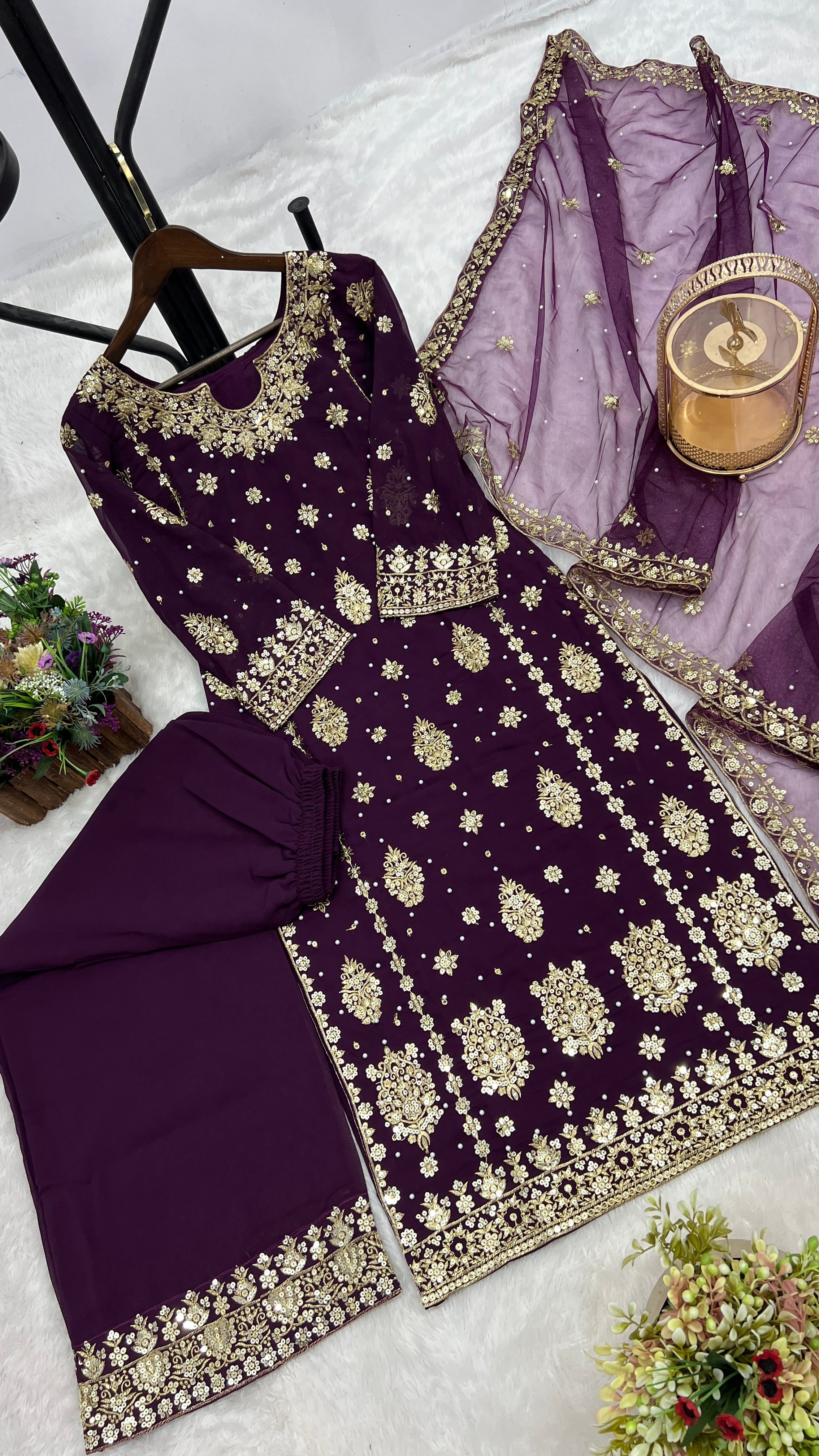 पार्टी वियर खूबसूरत टॉप-बॉटम और फैंसी दुपट्टा