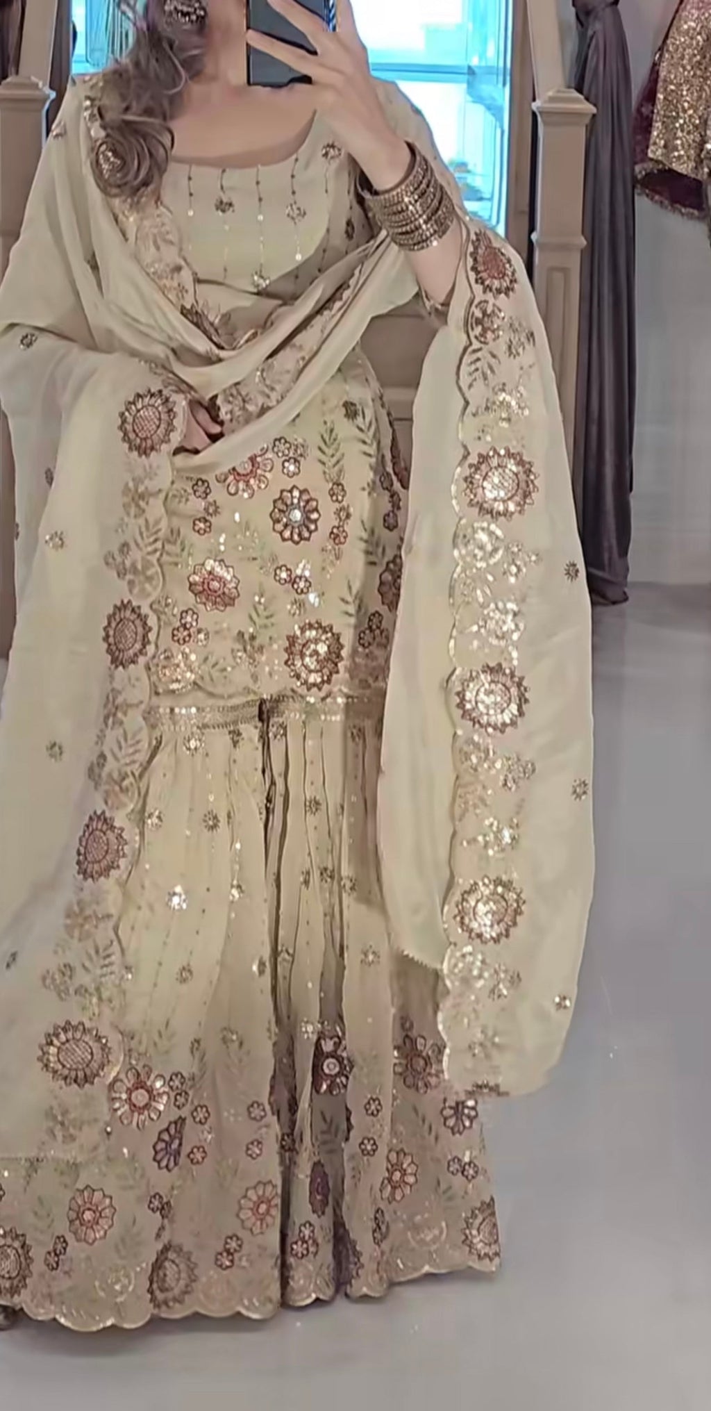 डिज़ाइनर पार्टी वियर लुक टॉप, शरारा प्लाज़ो और दुपट्टा