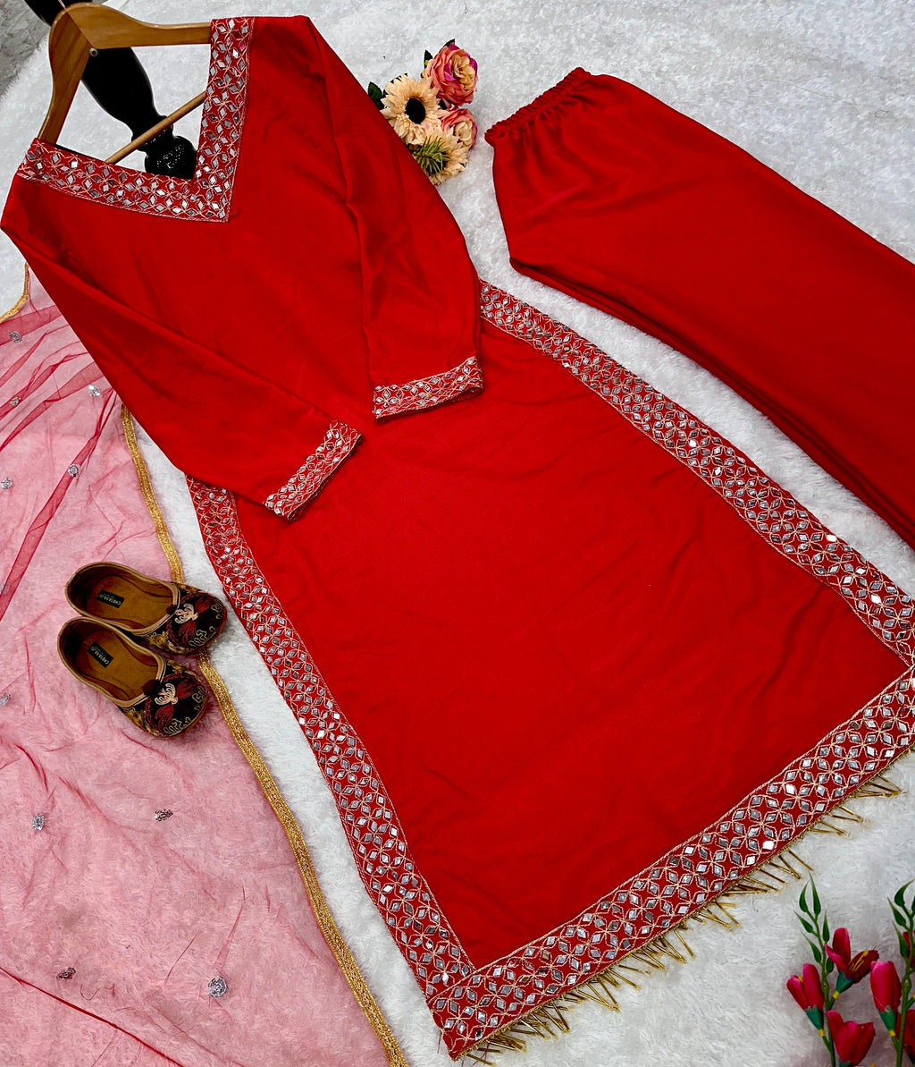 पार्टी में पहनने के लिए सुंदर टॉप और बॉटम दुपट्टे के साथ