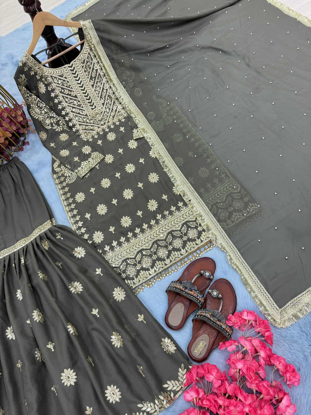 डिज़ाइनर पार्टी वियर लुक टॉप प्लाज़ो और दुपट्टा सेट