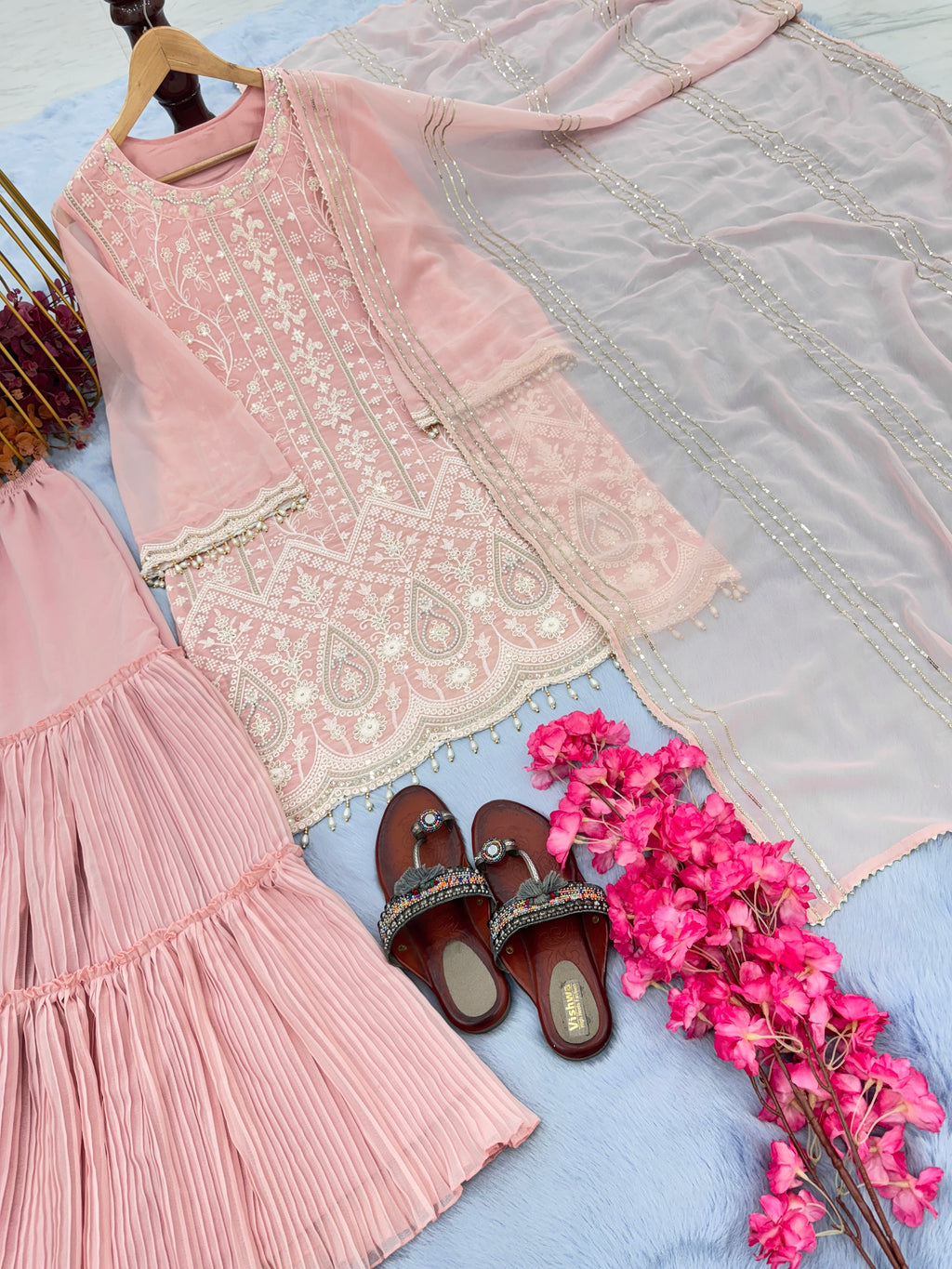 डिज़ाइनर पार्टी वियर लुक टॉप प्लाज़ो और खूबसूरत दुपट्टा