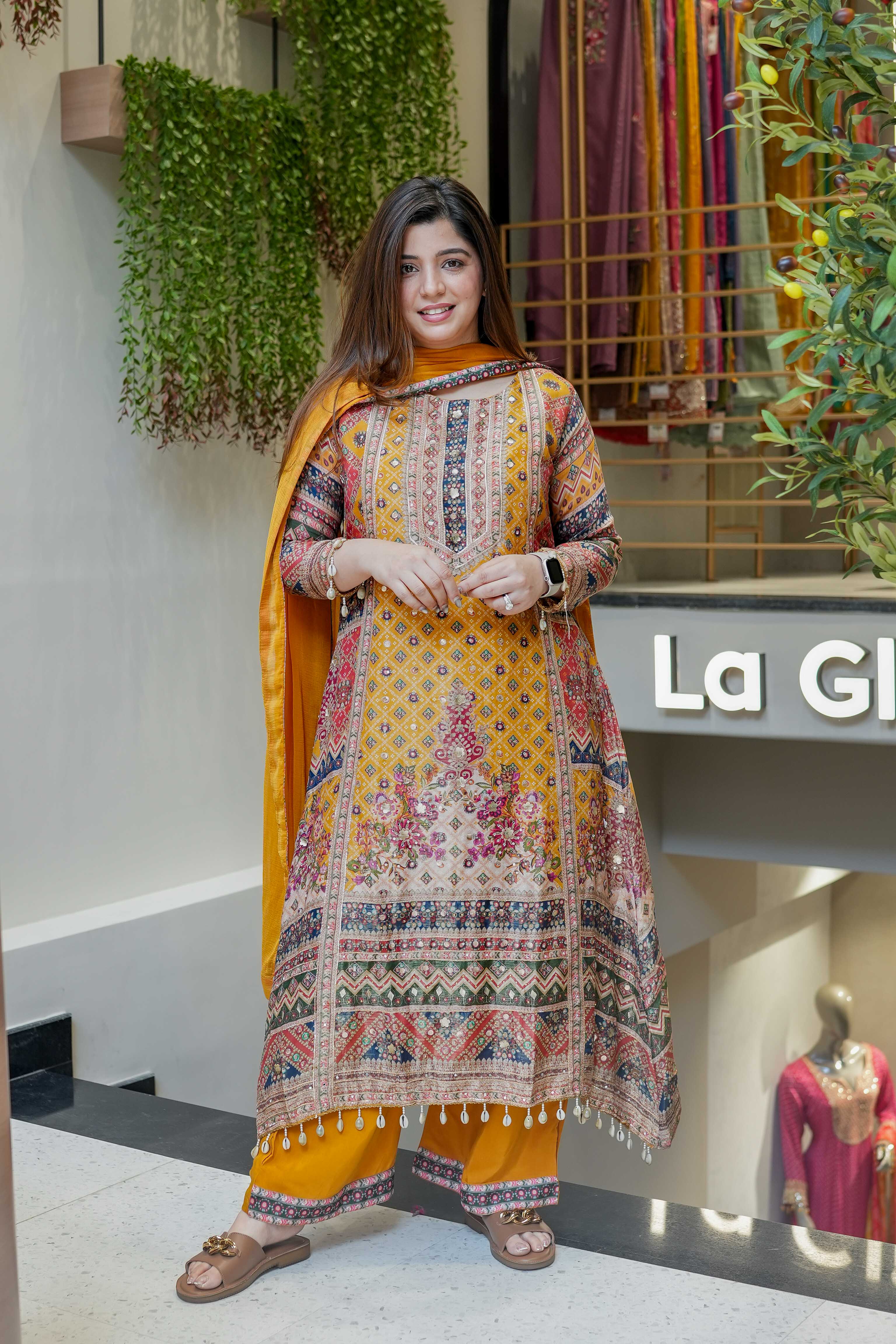 पार्टी वियर लुक डिज़ाइनर टॉप-बॉटम और खूबसूरत दुपट्टा