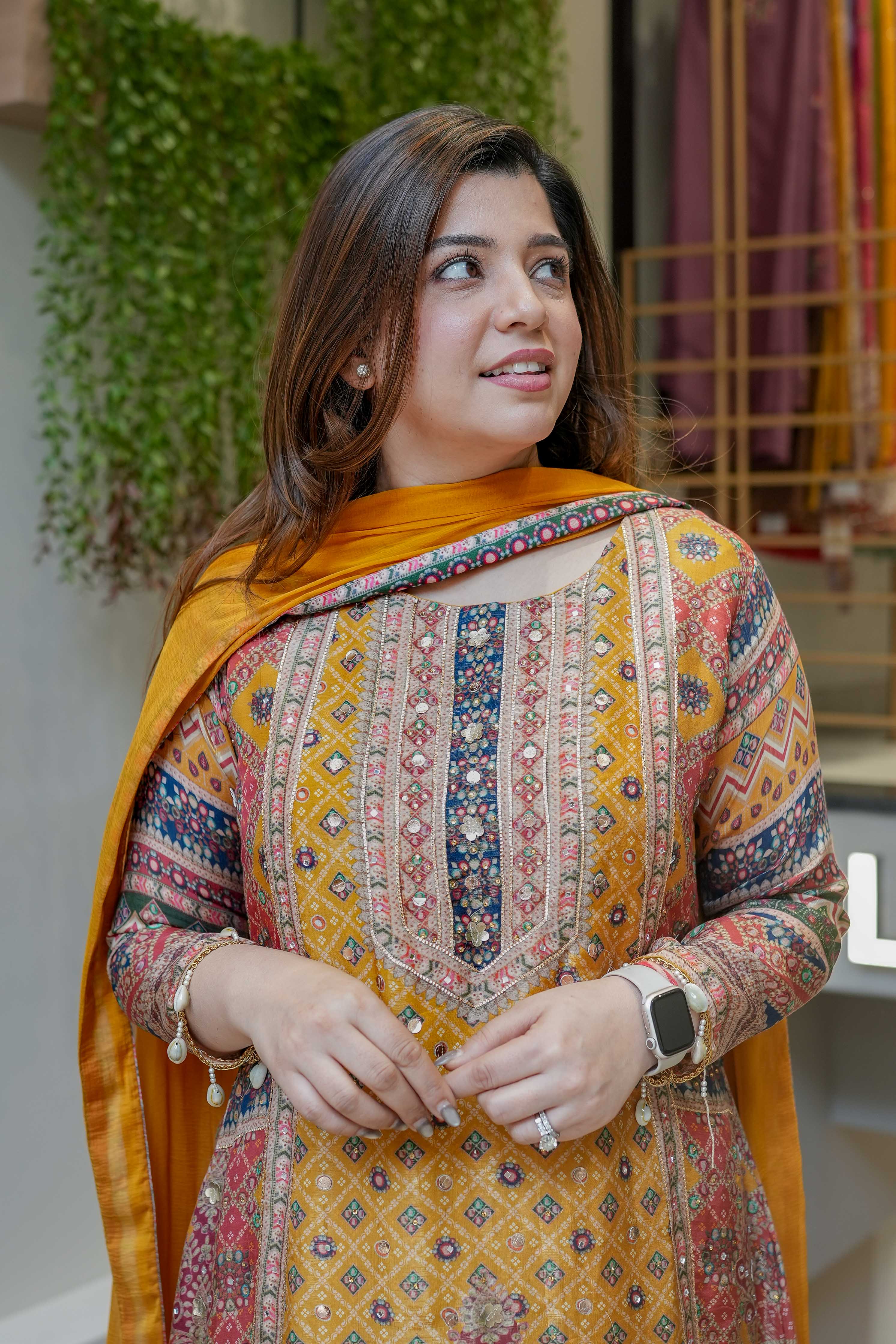 पार्टी वियर लुक डिज़ाइनर टॉप-बॉटम और खूबसूरत दुपट्टा