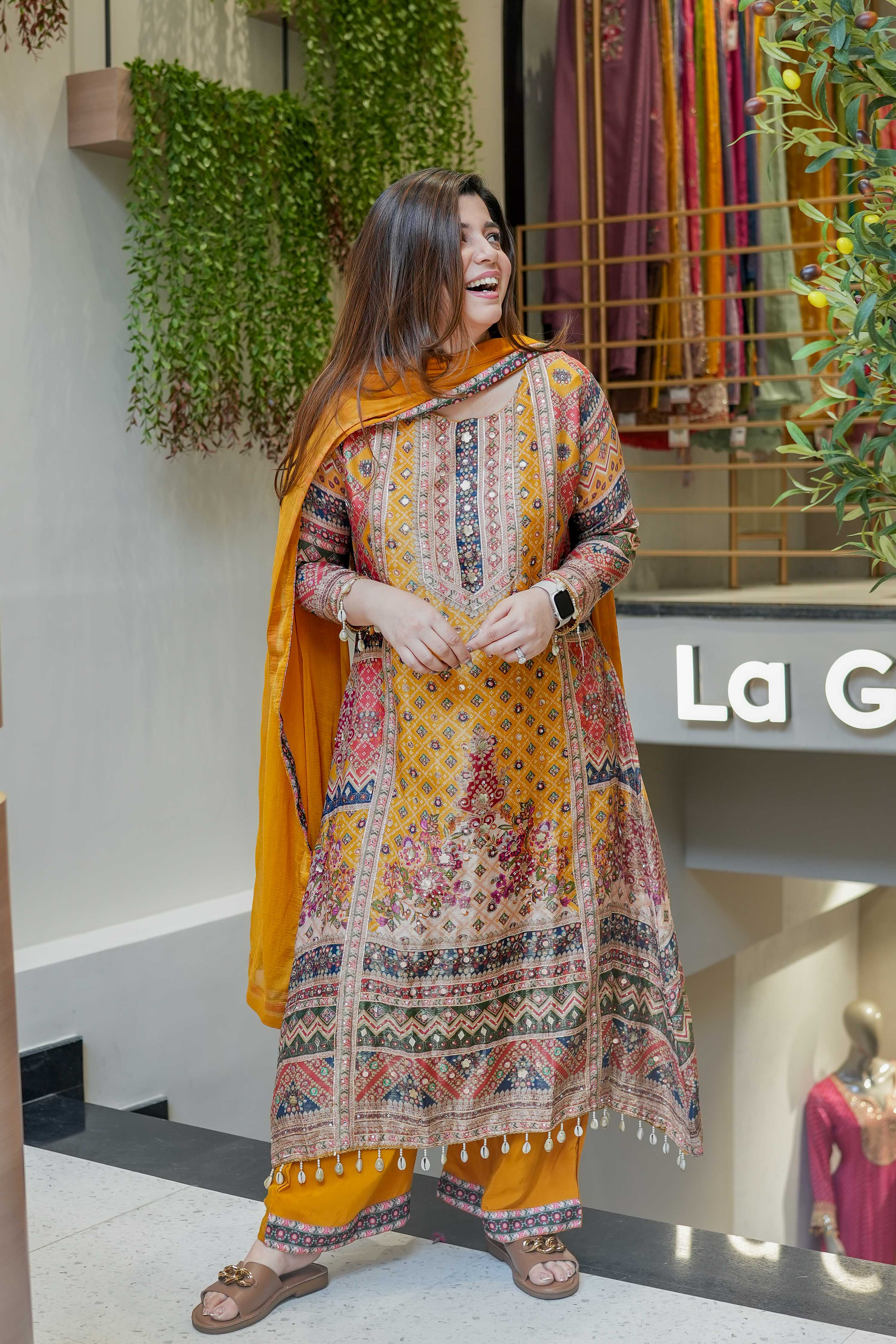 पार्टी वियर लुक डिज़ाइनर टॉप-बॉटम और खूबसूरत दुपट्टा