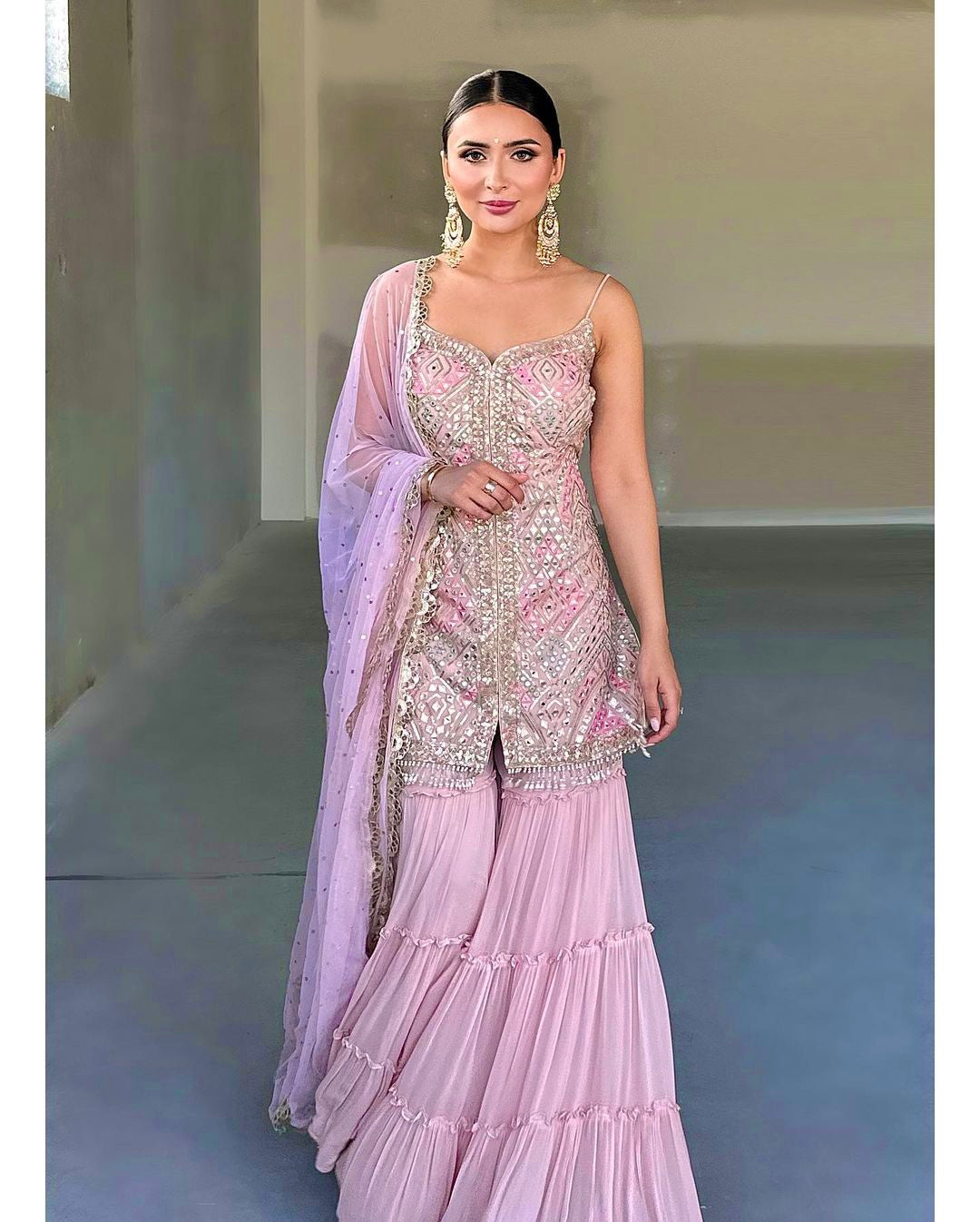 डिज़ाइनर पार्टी वियर लुक टॉप, शरारा प्लाज़ो और दुपट्टा