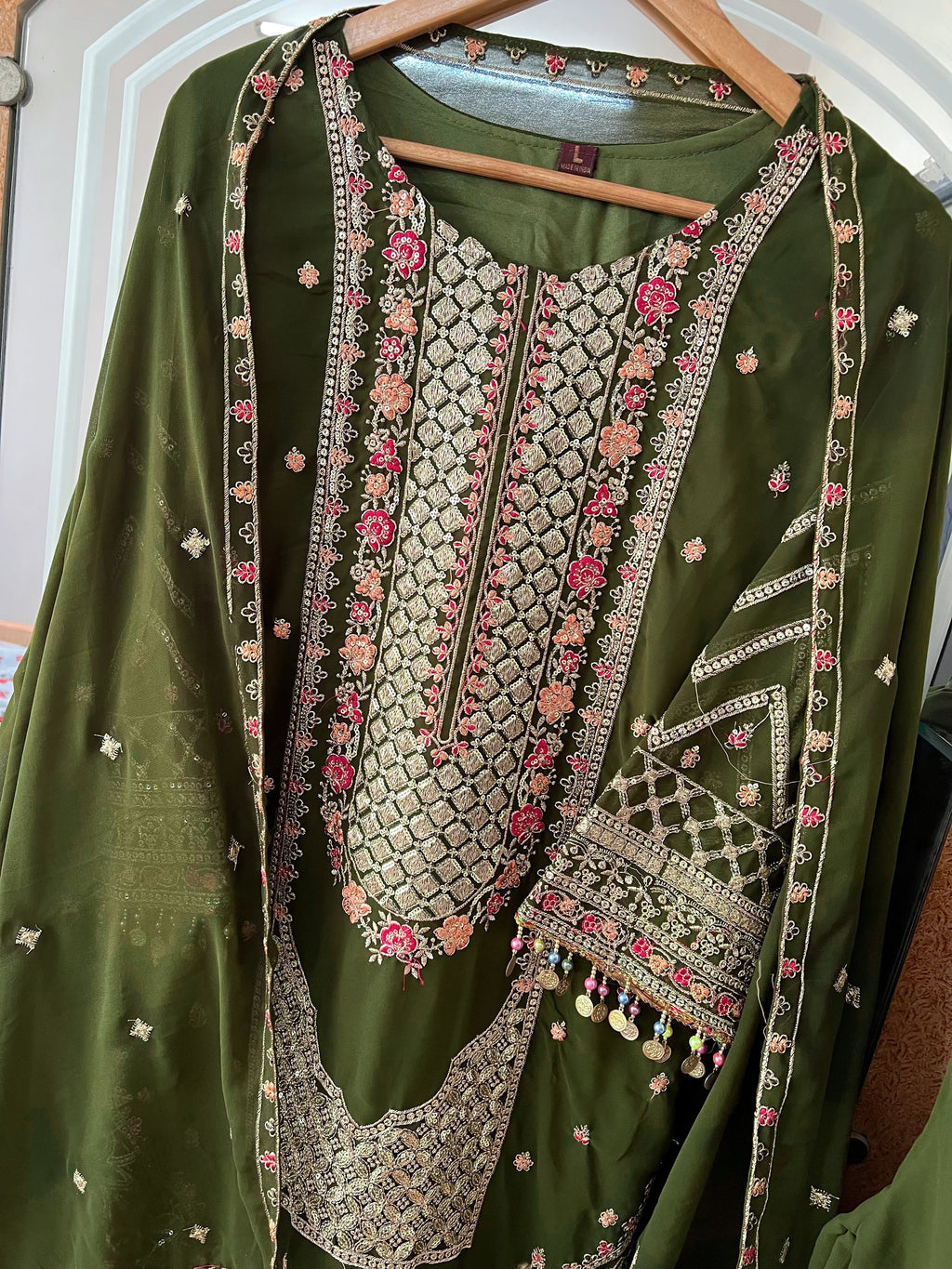 डिज़ाइनर पार्टी वियर टॉप-बॉटम और खूबसूरत दुपट्टा