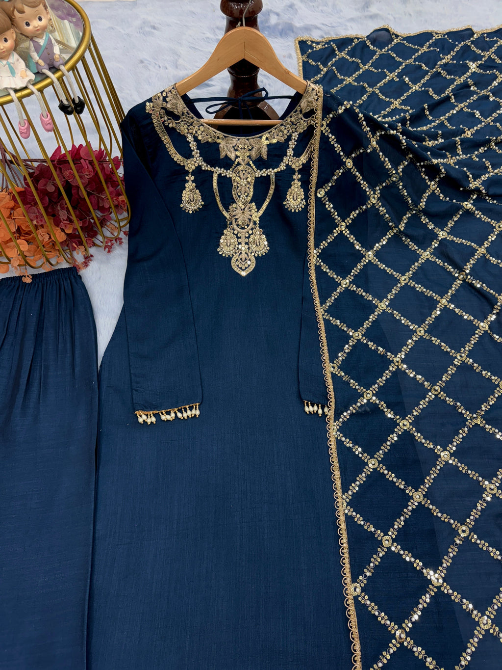 डिज़ाइनर पार्टी वियर लुक टॉप बॉटम और दुपट्टा सेट