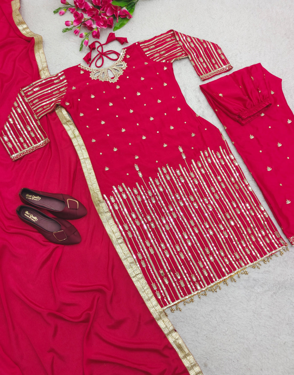 डिज़ाइनर पार्टी वियर टॉप-पेंट दुपट्टे के साथ