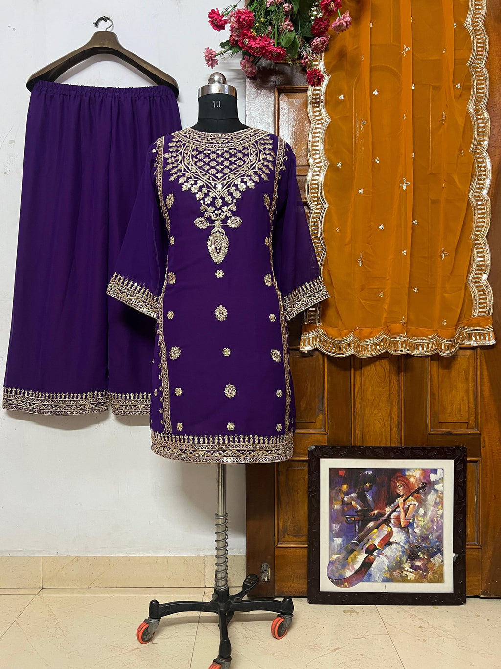 पार्टी वियर लुक डिज़ाइनर टॉप और बॉटम दुपट्टे के साथ