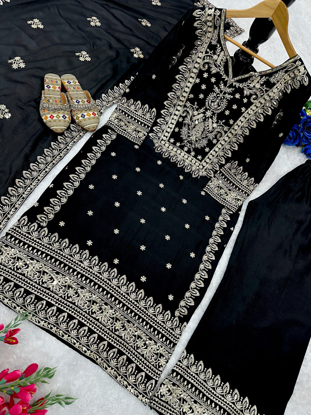 पार्टी वियर डिज़ाइनर टॉप बॉटम और दुपट्टा कढ़ाई वर्क के साथ