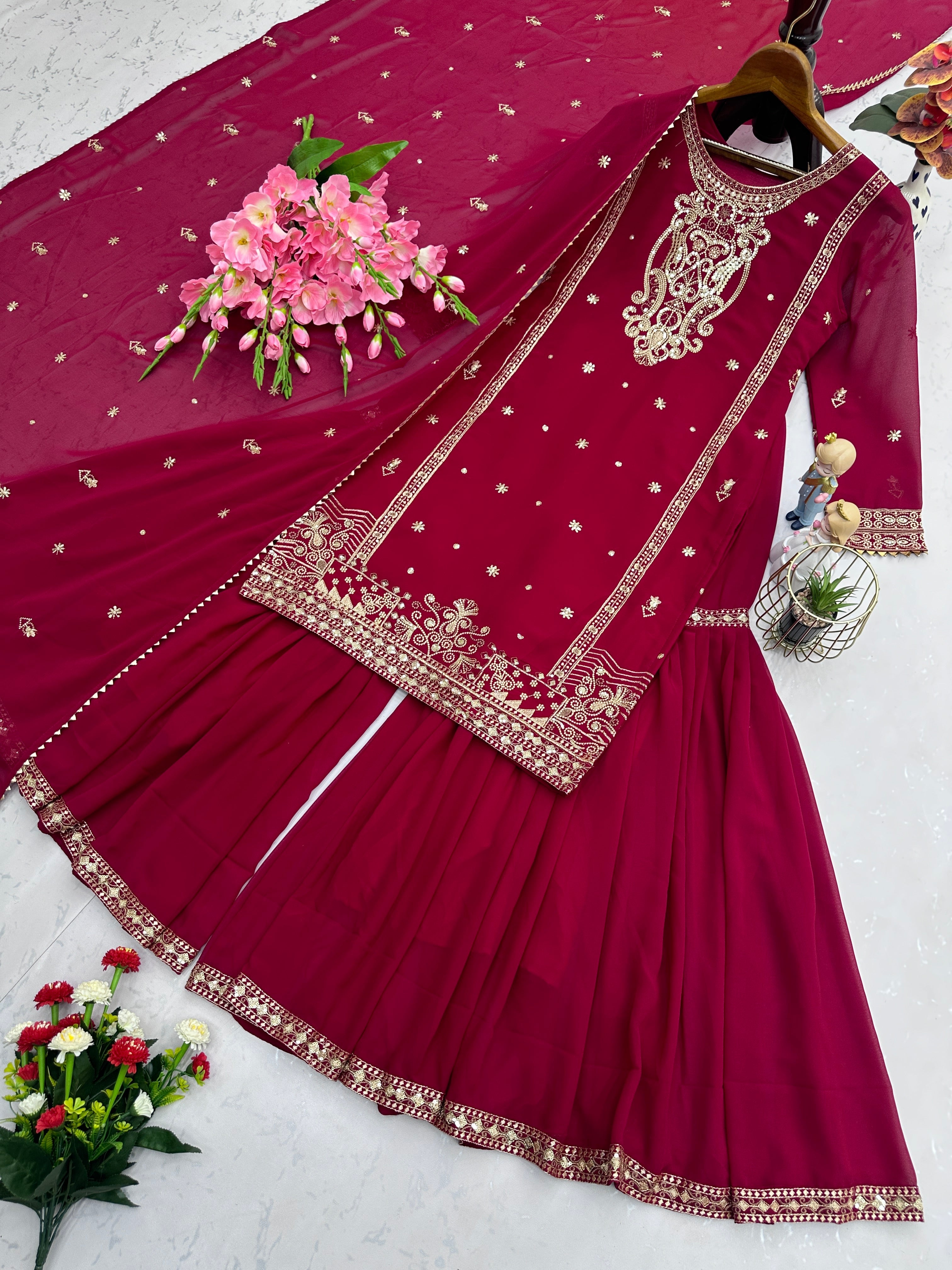 डिज़ाइनर पार्टी वियर टॉप-शरारा और खूबसूरत दुपट्टा